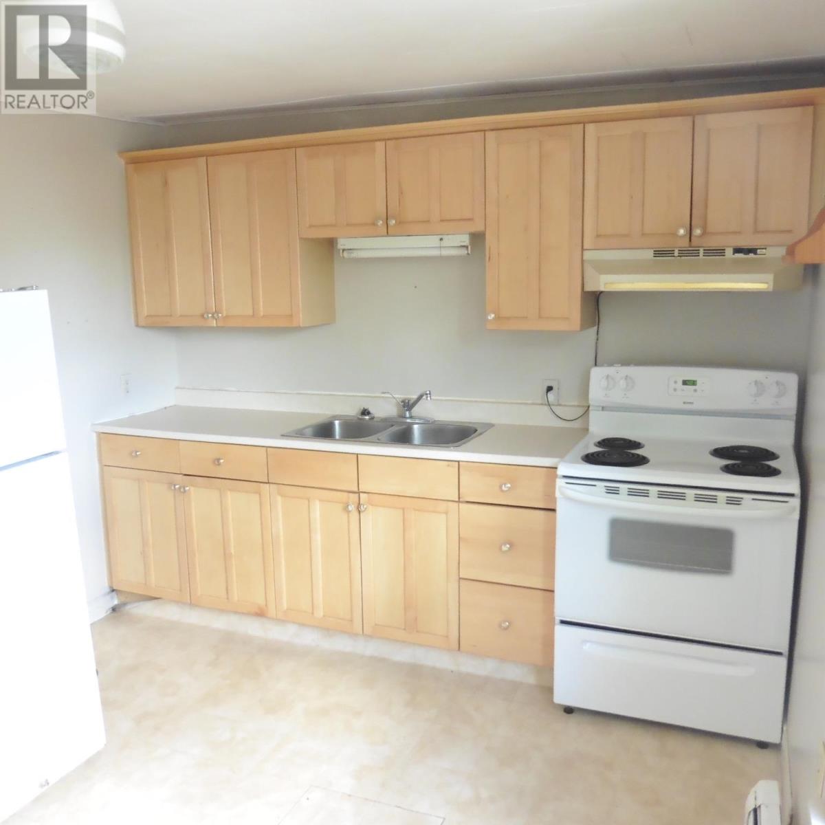 36-38 Upper Hillsborough Street Property Photo 10