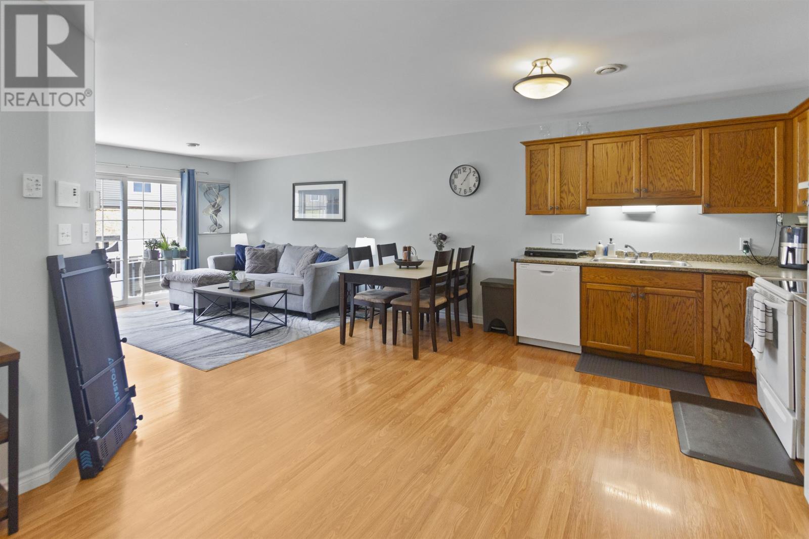 8 17 Heatherway Drive Property Photo 4