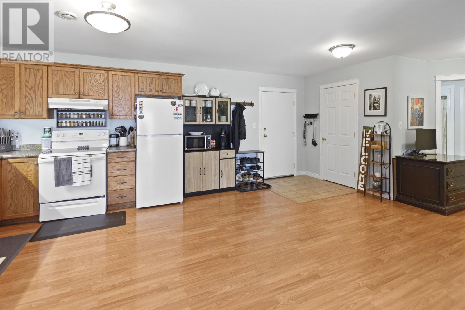 8 17 Heatherway Drive Property Photo 7