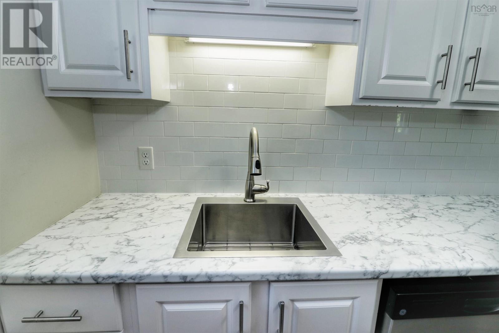 206 158 Farnham Gate Road Property Photo 6