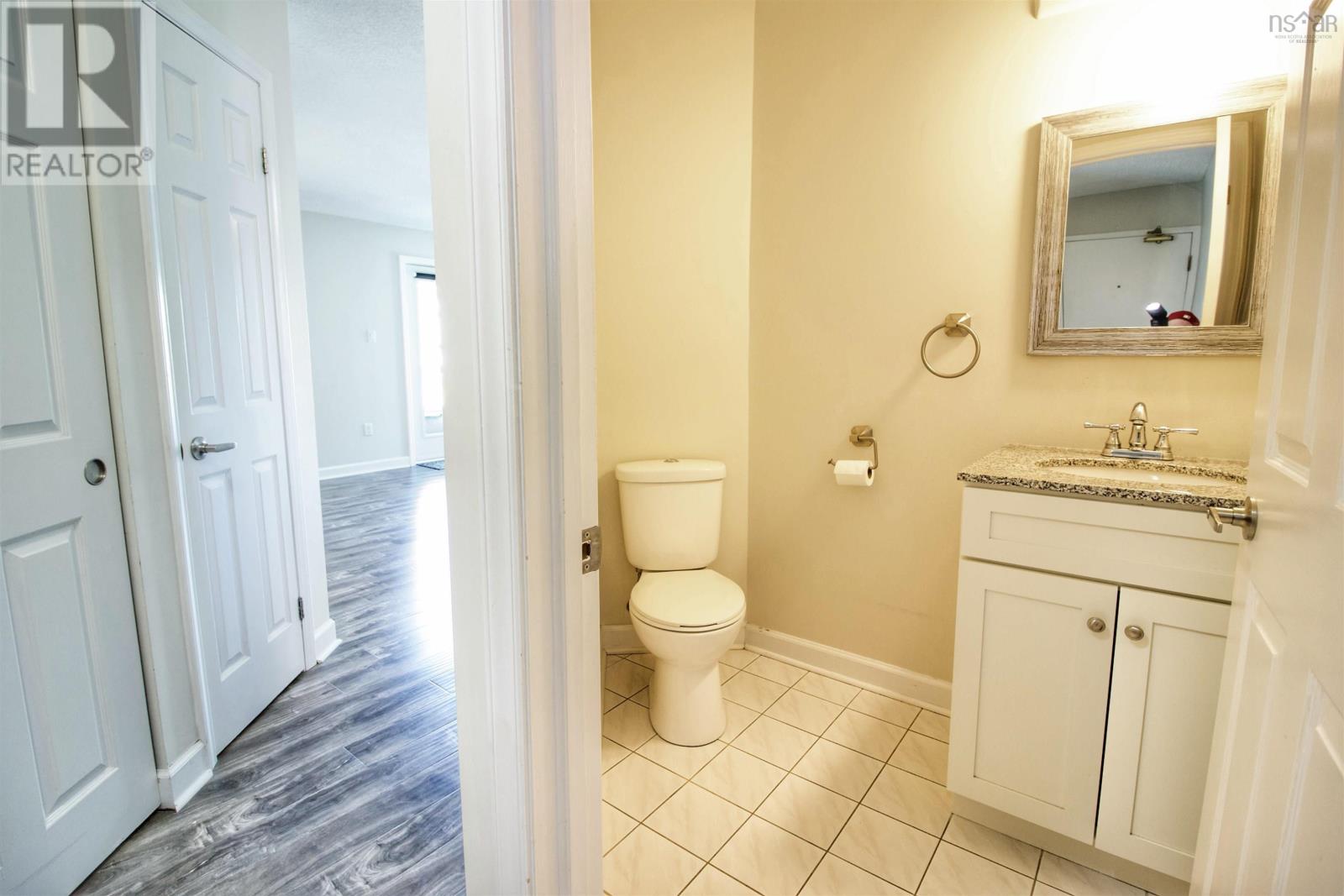 206 158 Farnham Gate Road Property Photo 15