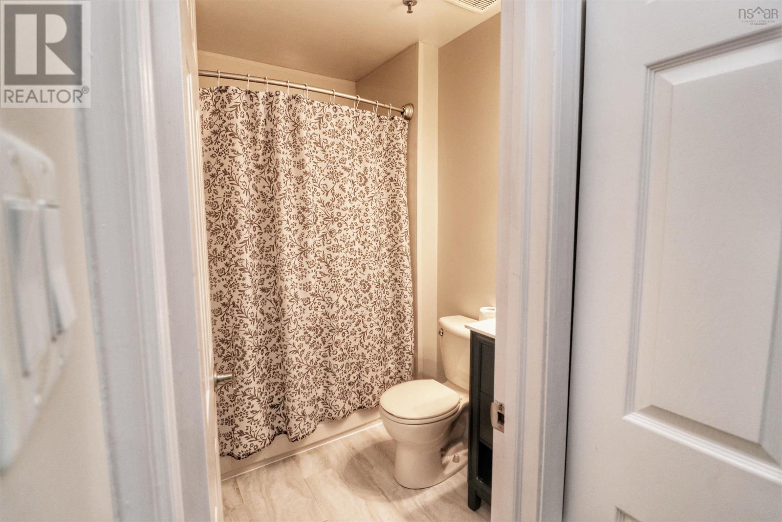 206 158 Farnham Gate Road Property Photo 17