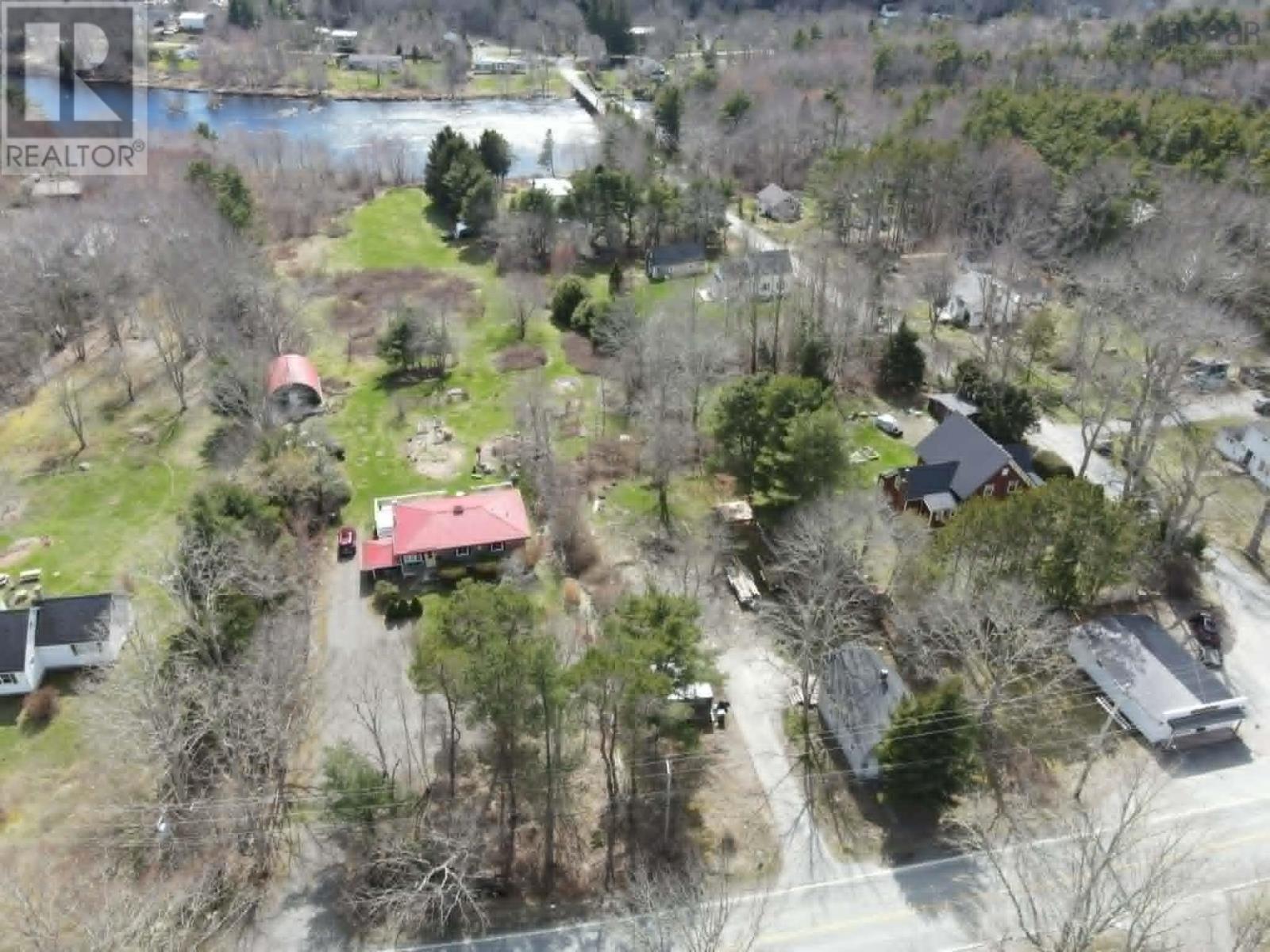492 Highway 8 Property Photo 31