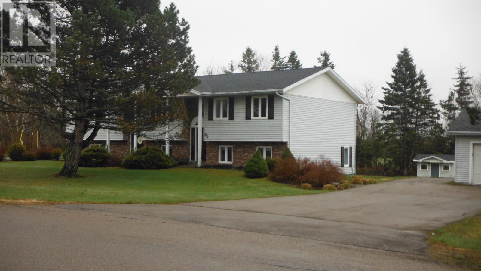 90-94 Stockman Drive Property Photo 4