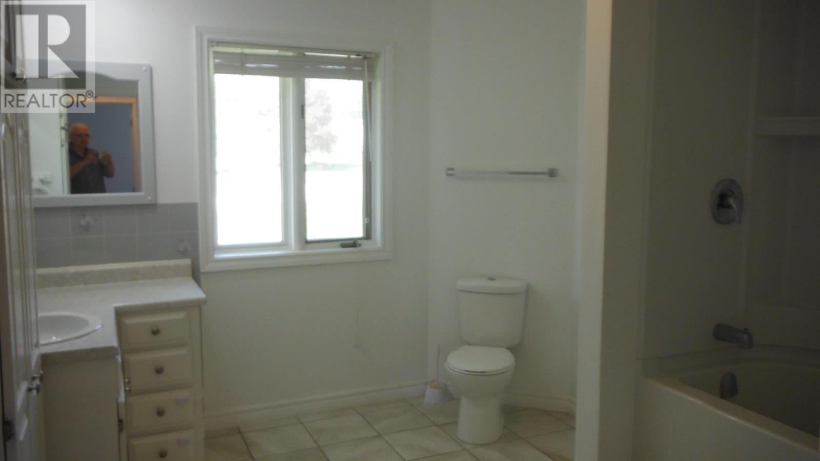90-94 Stockman Drive Property Photo 26