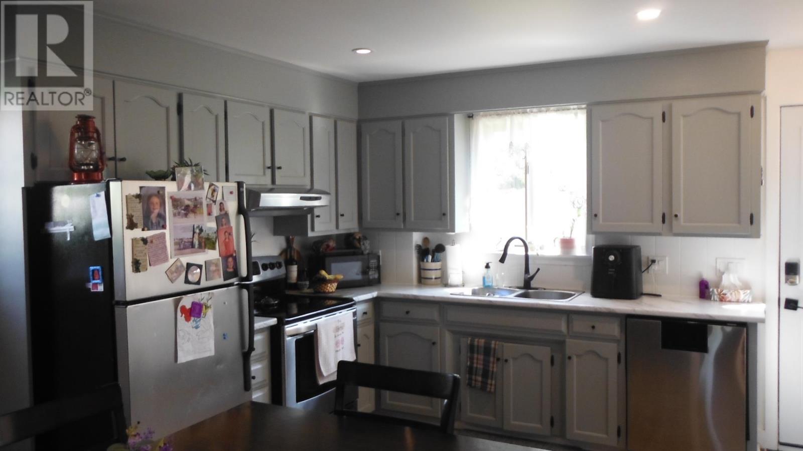 90-94 Stockman Drive Property Photo 37
