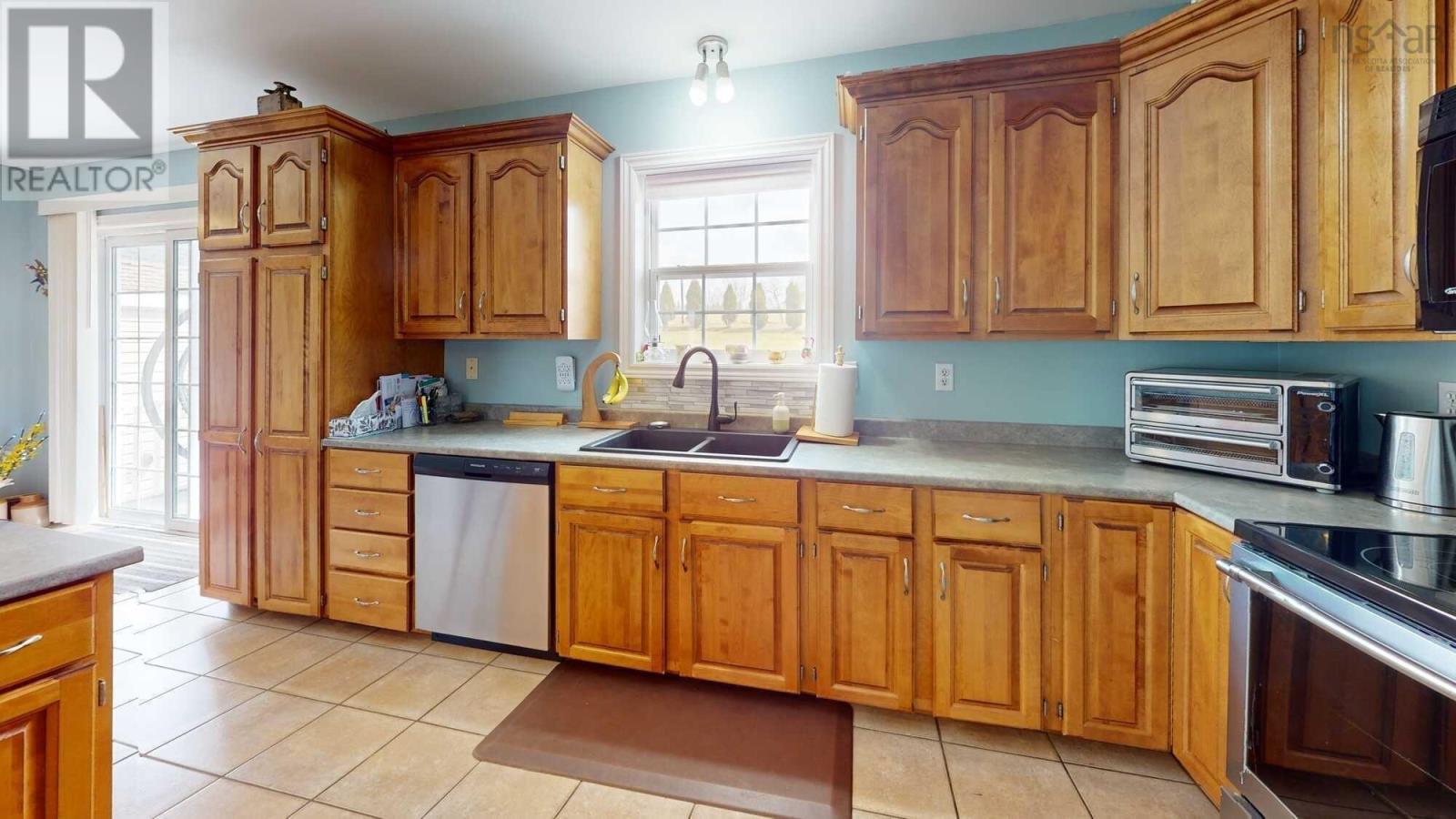 78 Celtic Drive Property Photo 3
