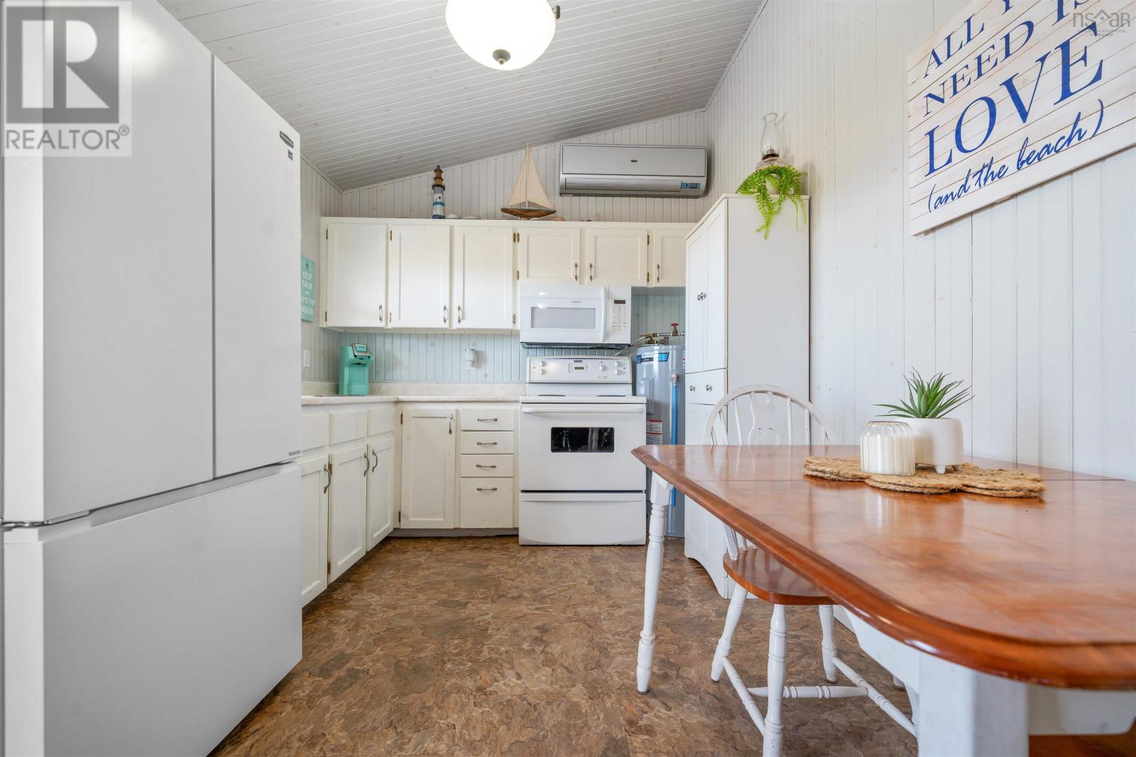 29 Island View Crescent Property Photo 10