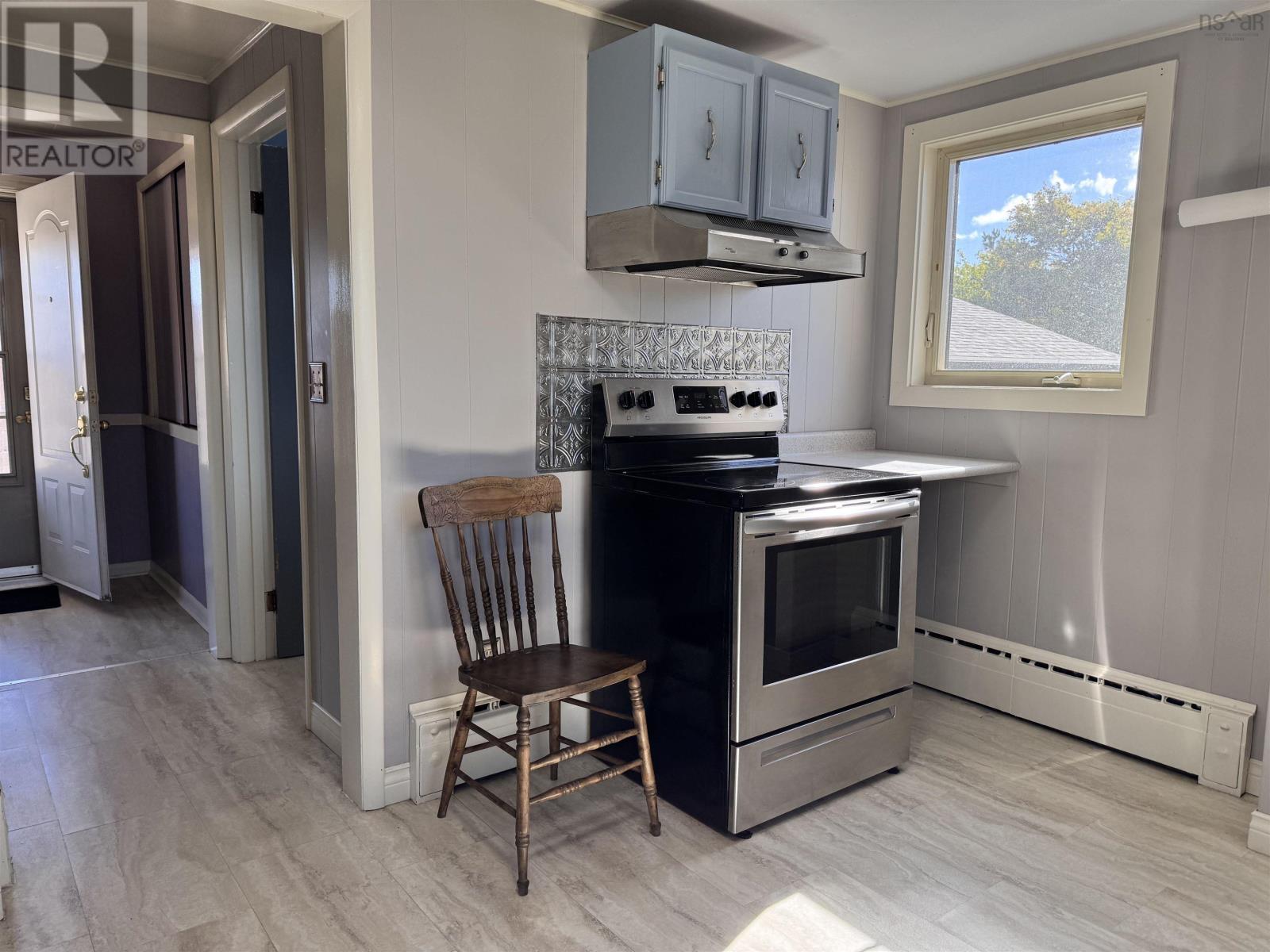 325 Reserve Street Property Photo 7