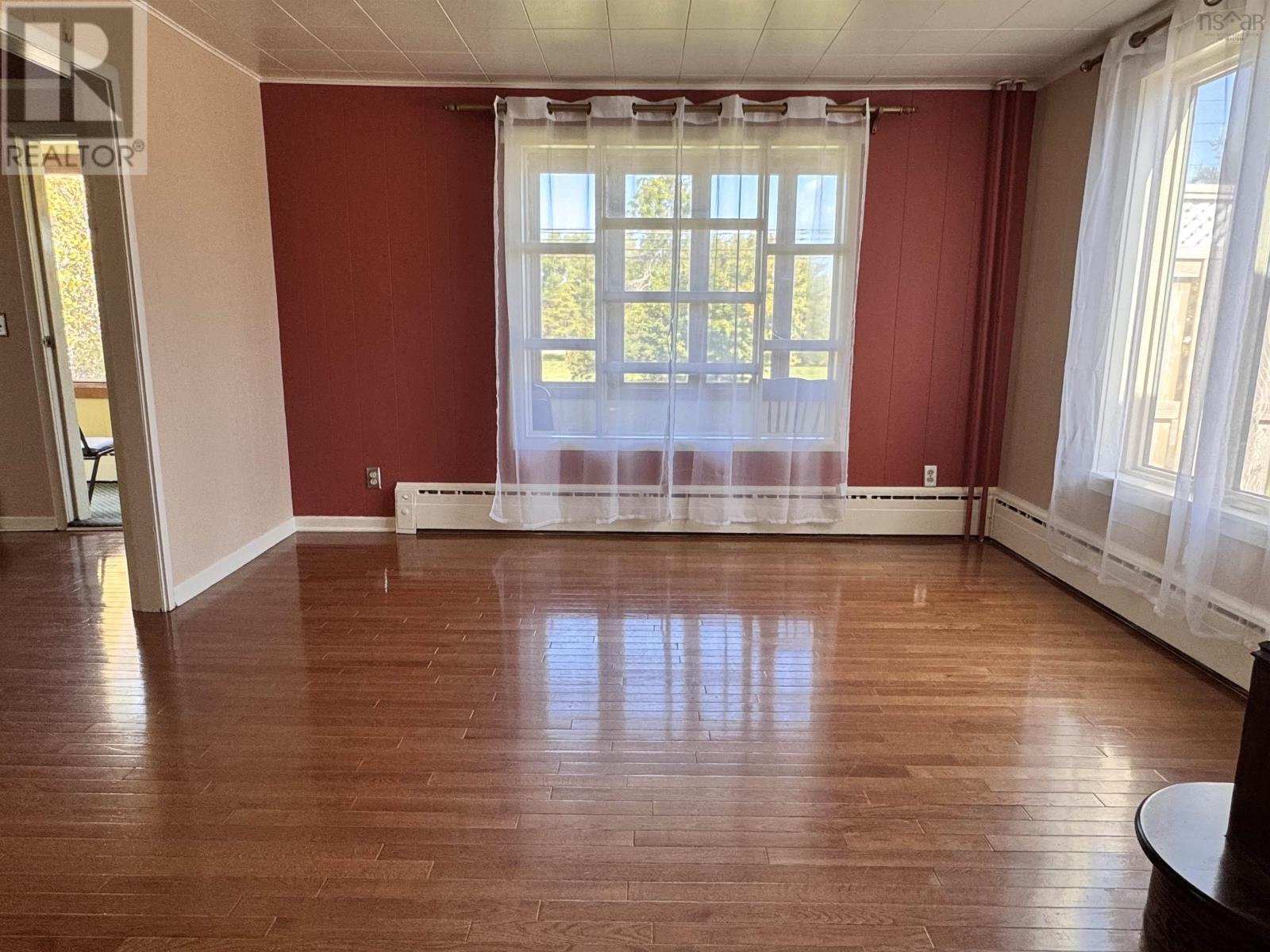 325 Reserve Street Property Photo 10