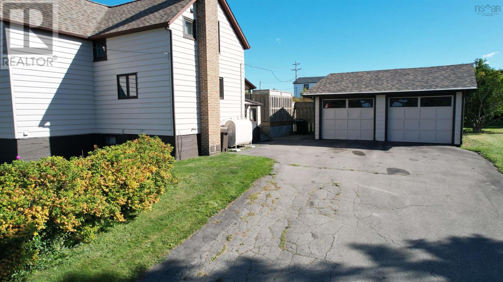 325 Reserve Street Property Photo 35