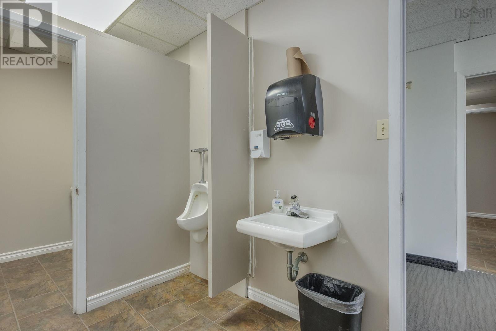 35-49 Webster Street Property Photo 15