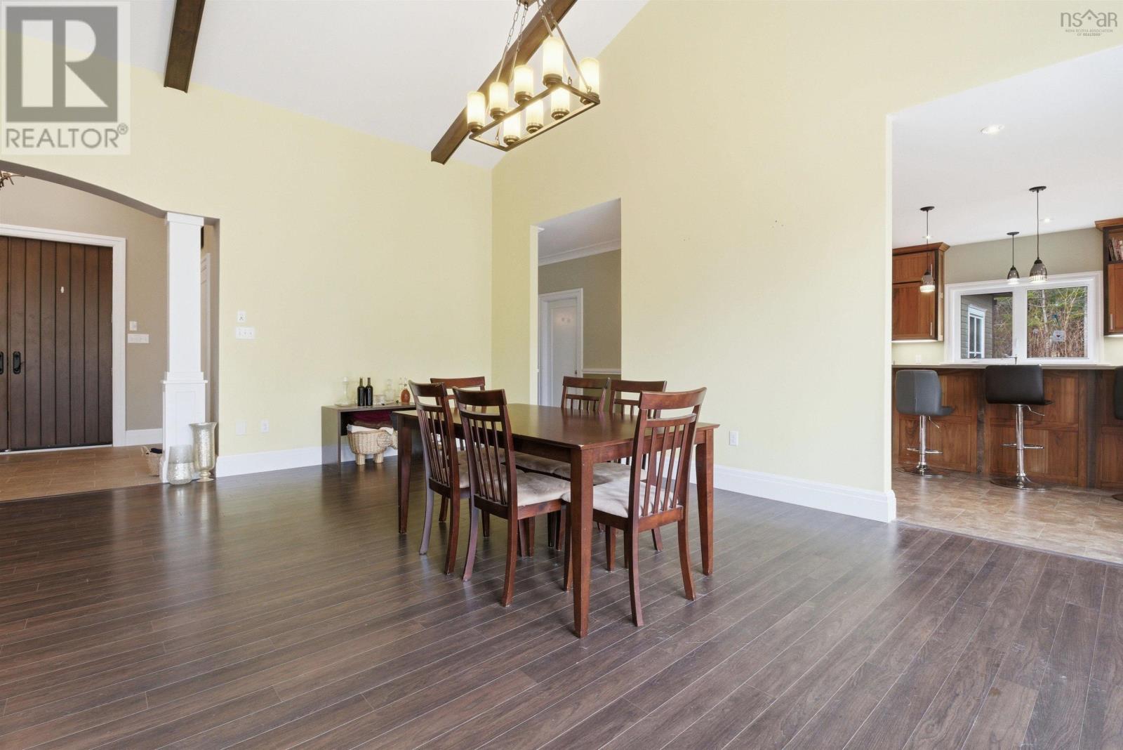 695 Sandwick Drive Property Photo 9