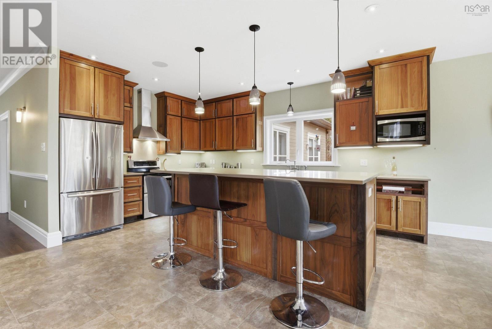 695 Sandwick Drive Property Photo 11