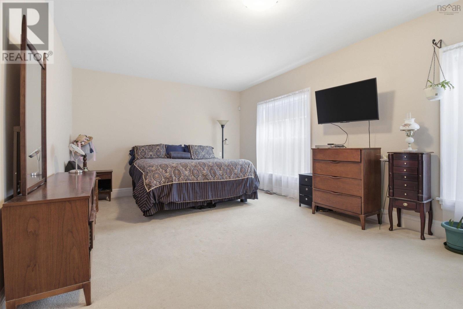 695 Sandwick Drive Property Photo 34