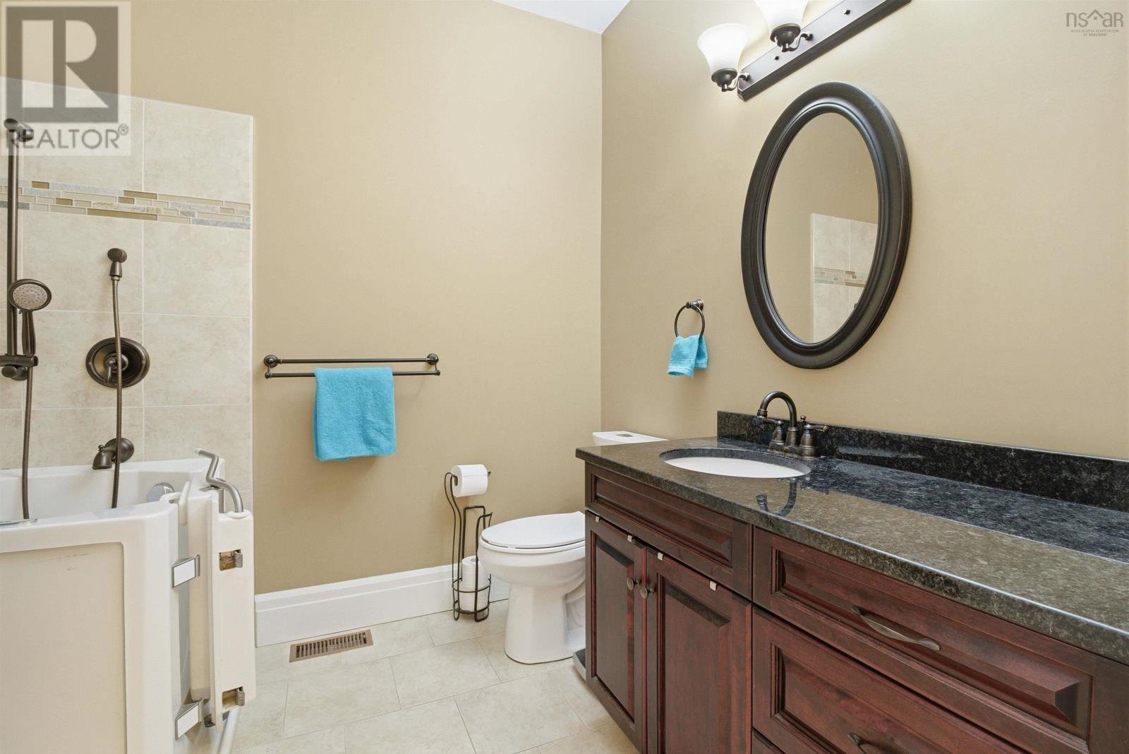 695 Sandwick Drive Property Photo 35