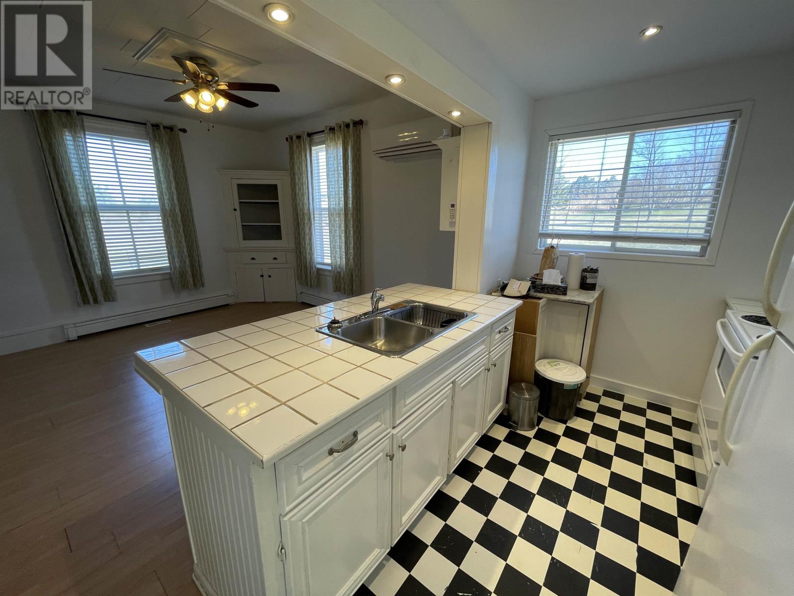 41044 Rte 2 Western Road Property Photo 5
