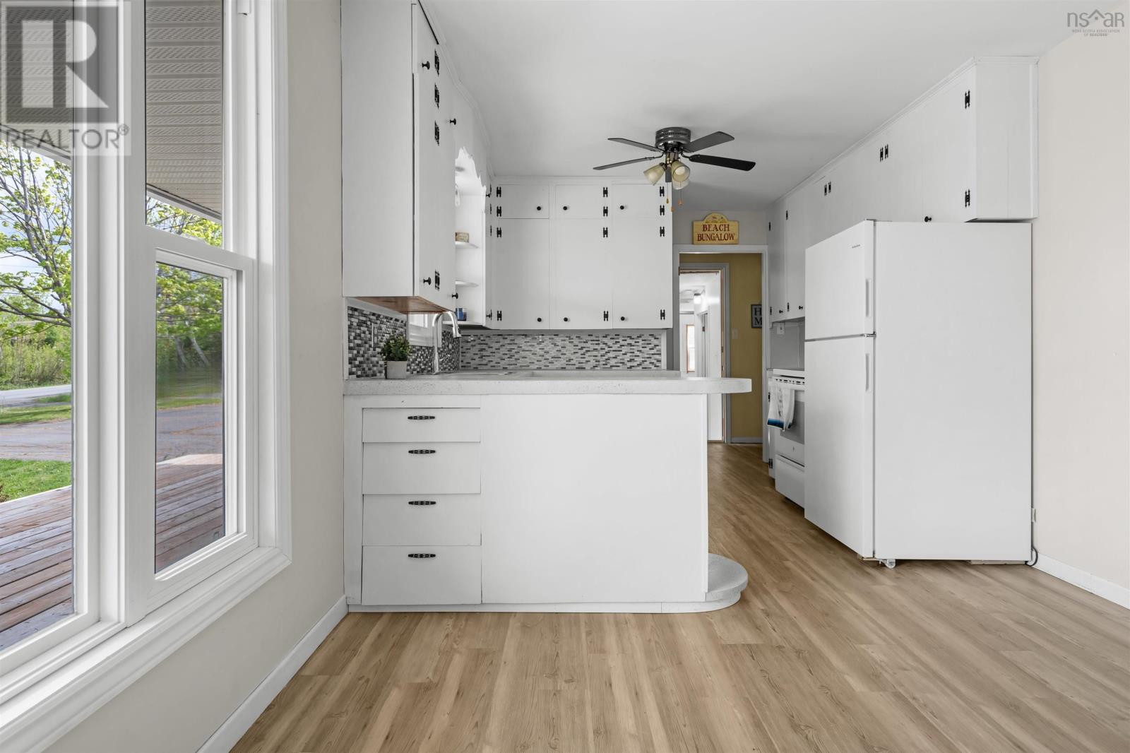 6143 Little Harbour Road Property Photo 11