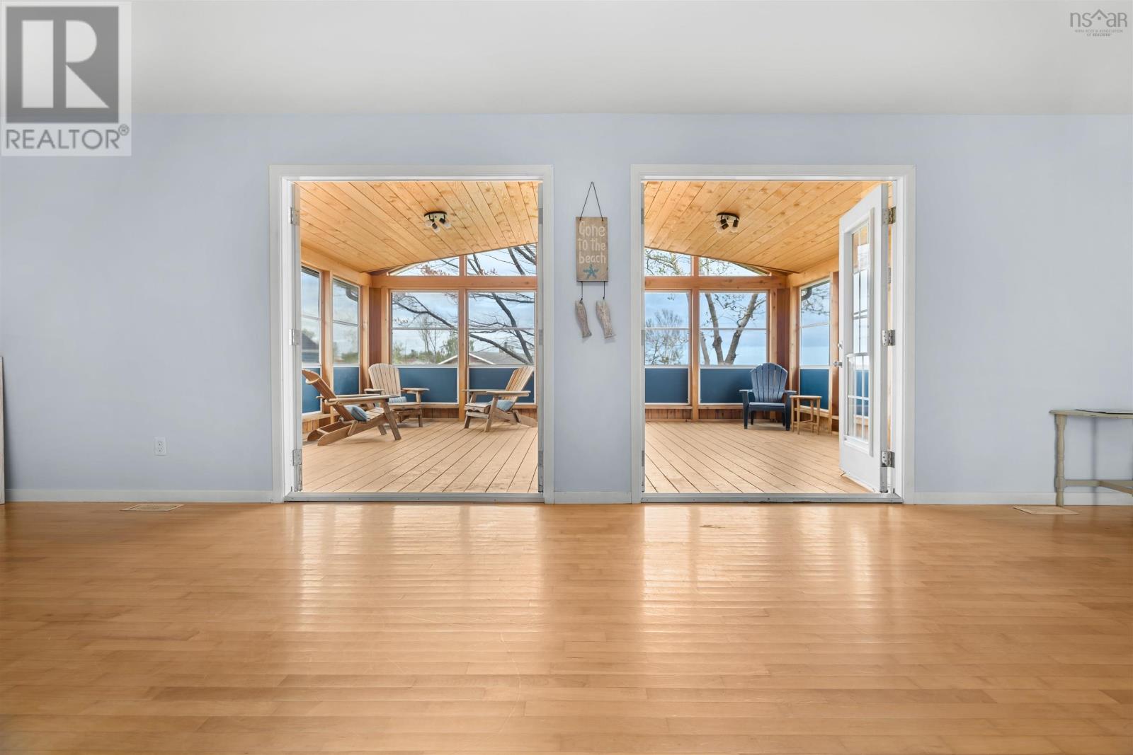 6143 Little Harbour Road Property Photo 1