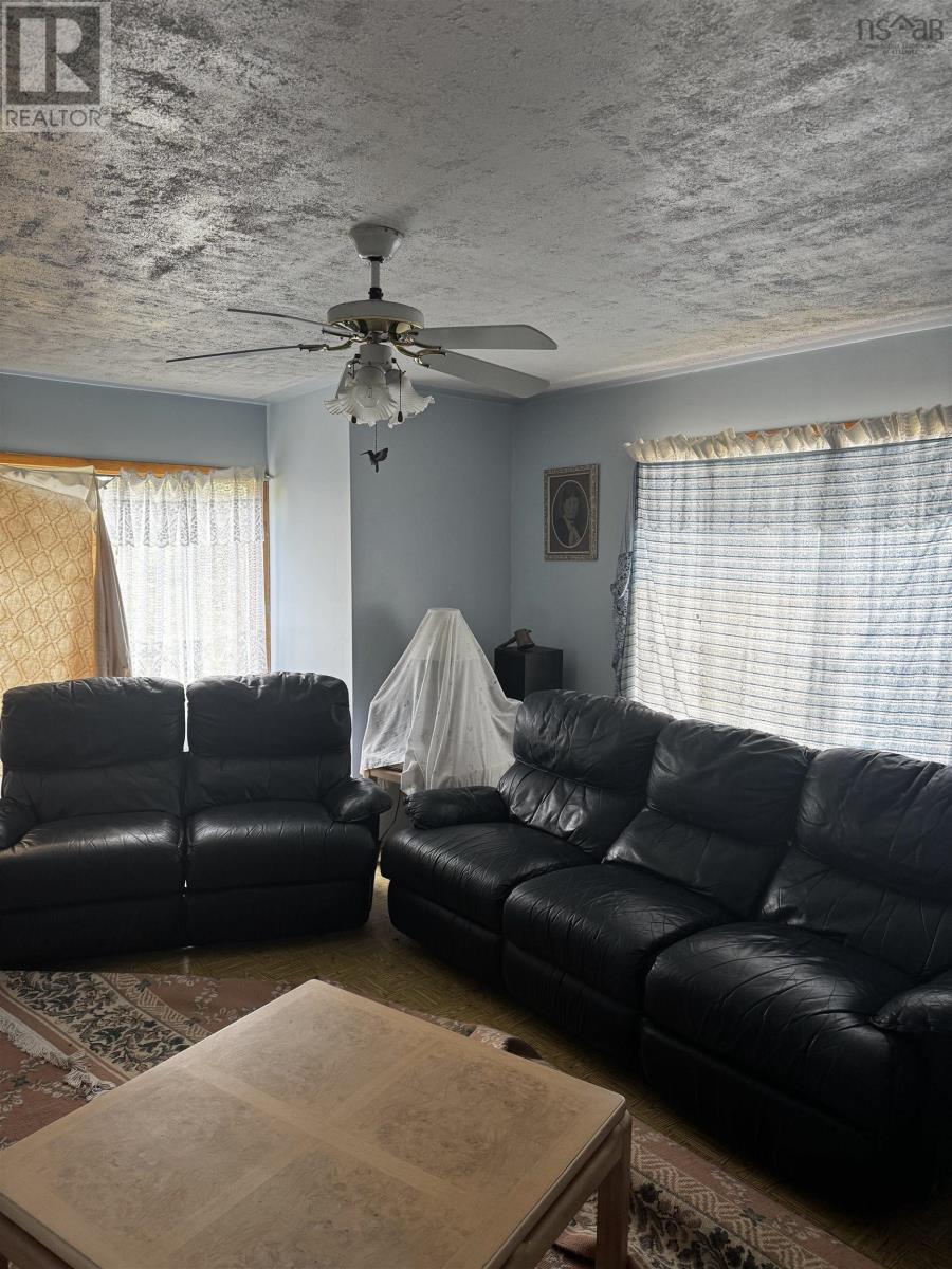 20 Hurst Street Property Photo 9