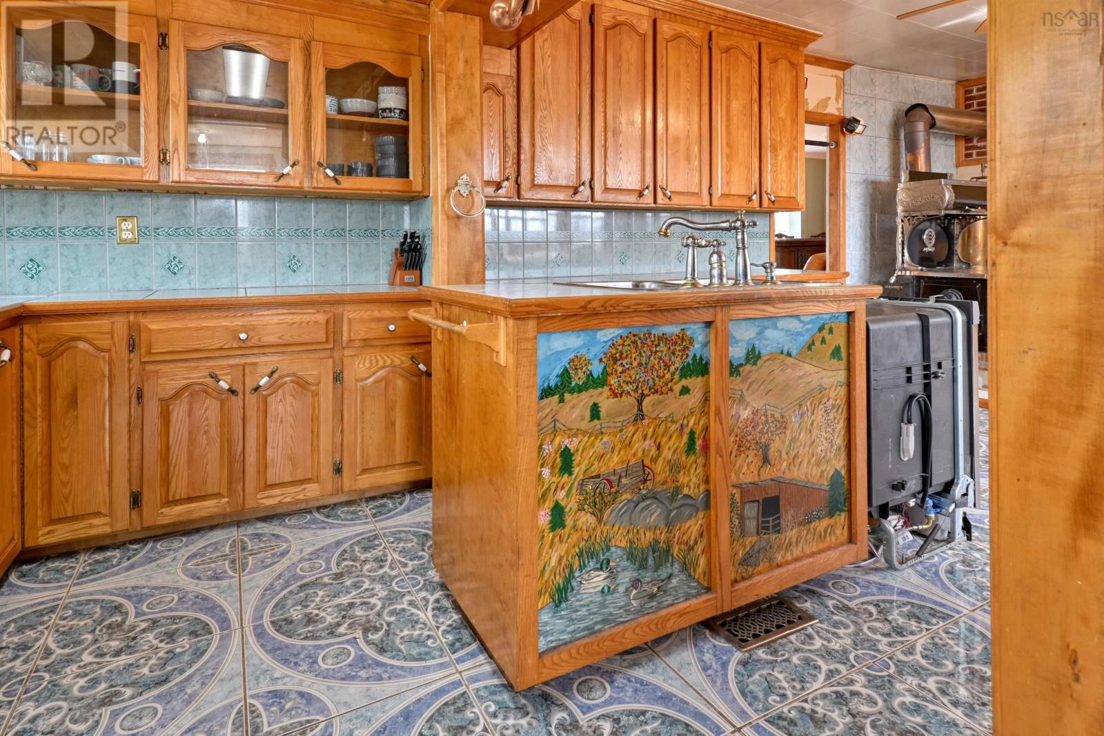 460 Red Point Road Property Photo 13