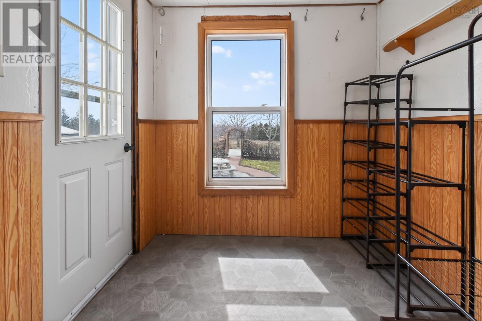 460 Red Point Road Property Photo 15