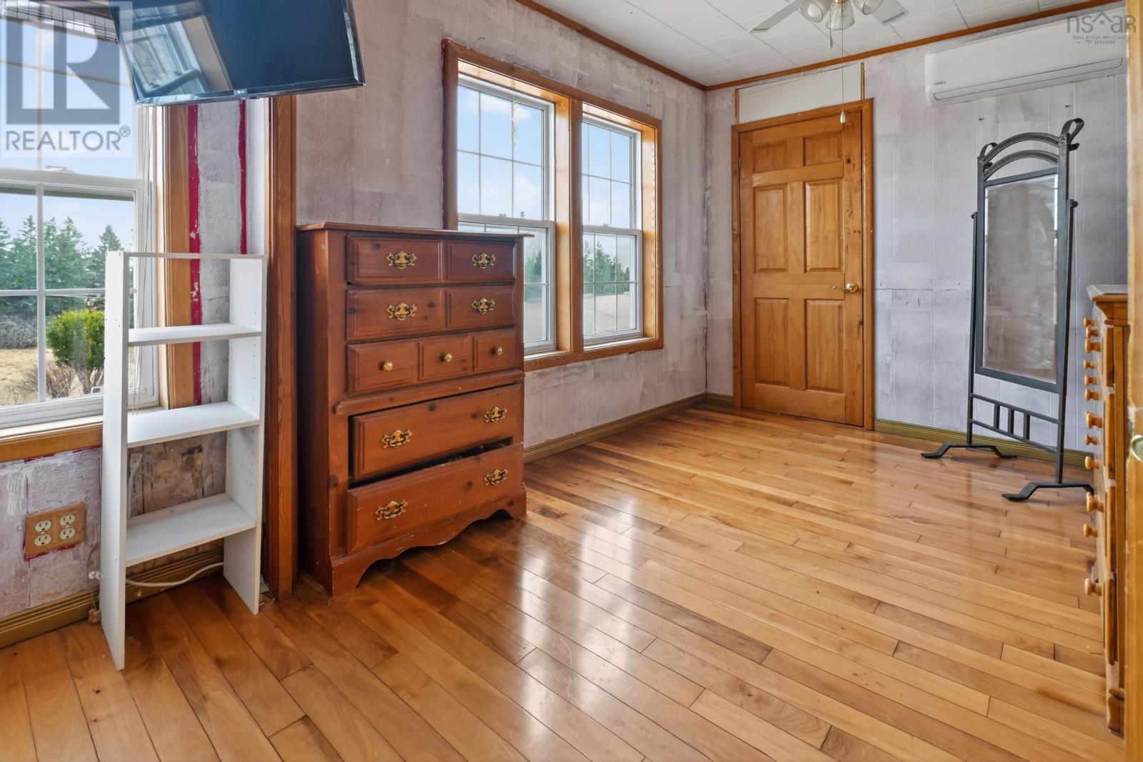460 Red Point Road Property Photo 32