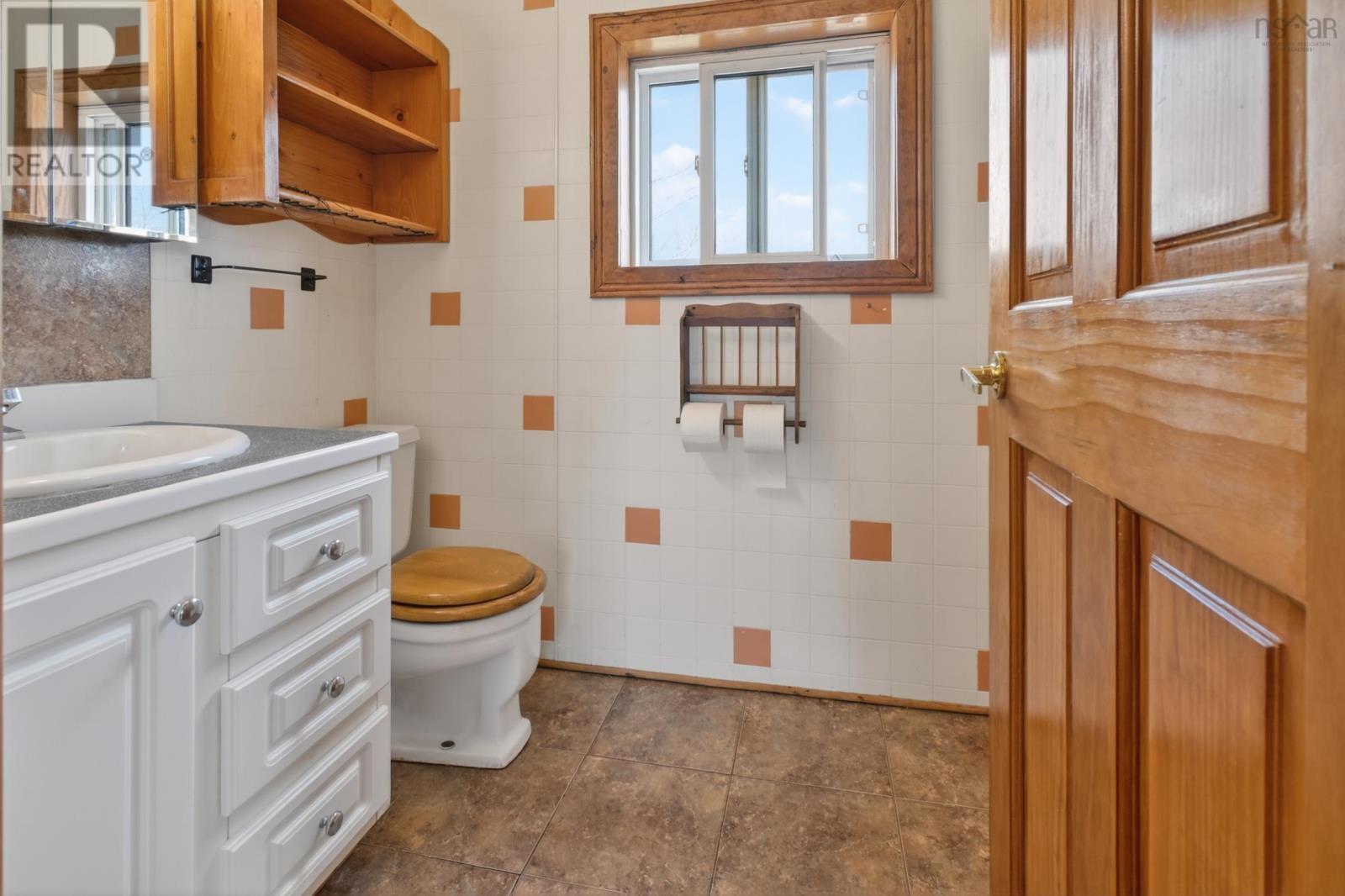 460 Red Point Road Property Photo 37