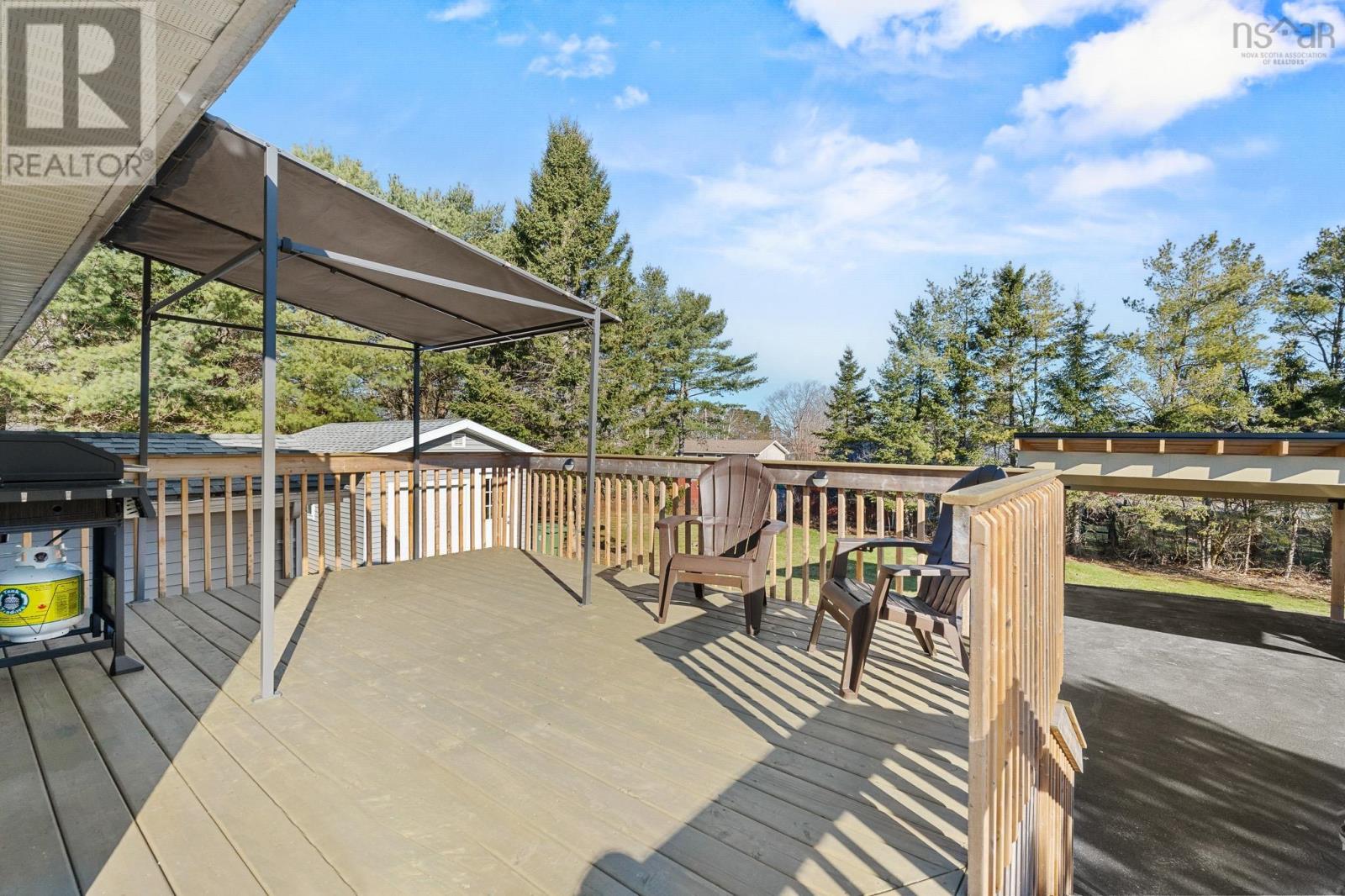 23 Retson Drive Property Photo 9