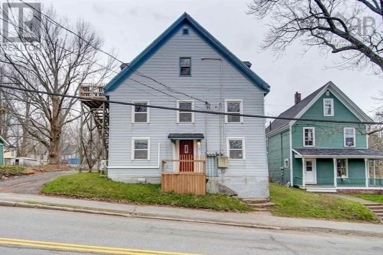 18 Gaspereau Avenue
