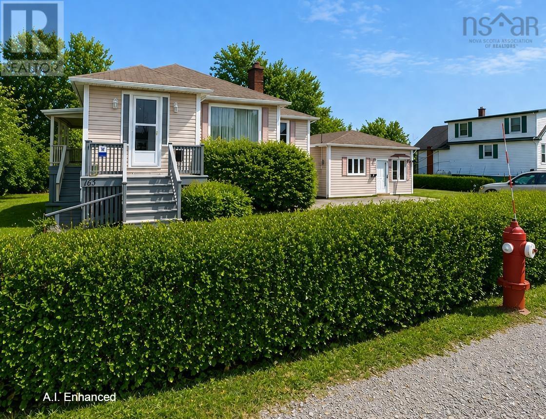 163 Upper Mclean Street Property Photo 1