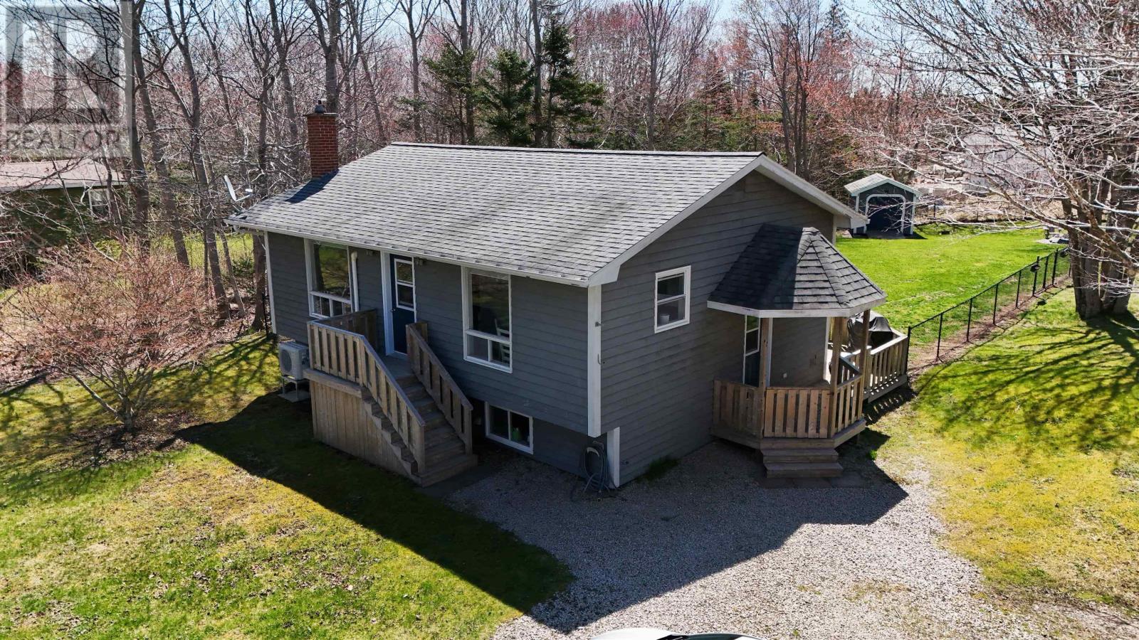202 Saunders Road Property Photo 1