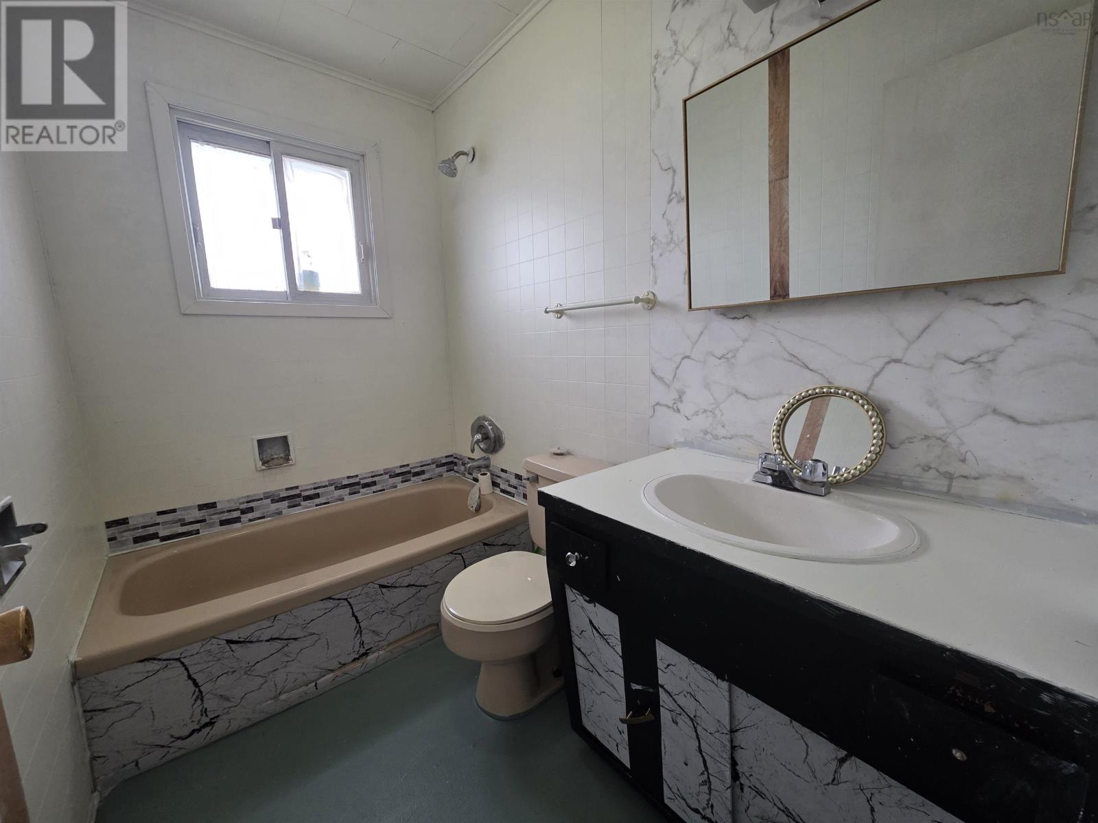 244 Ashby Road Property Photo 13