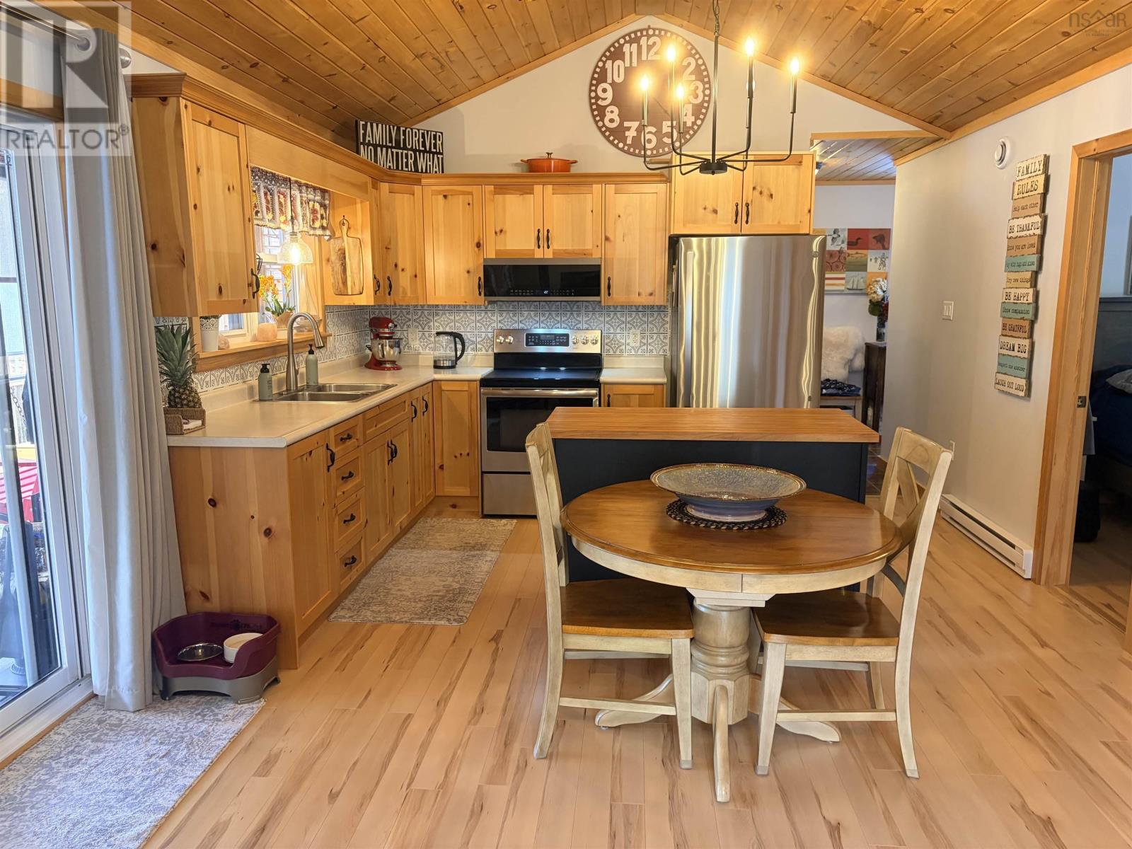 1749 Mcleans Lake Road Property Photo 6
