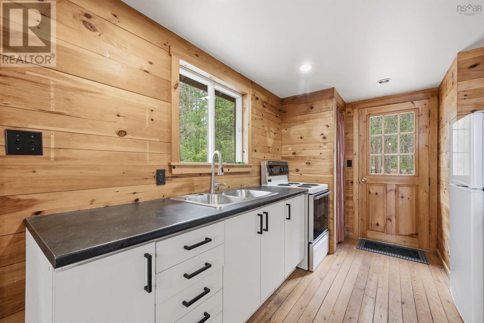 442 Narrows Road Property Photo 8