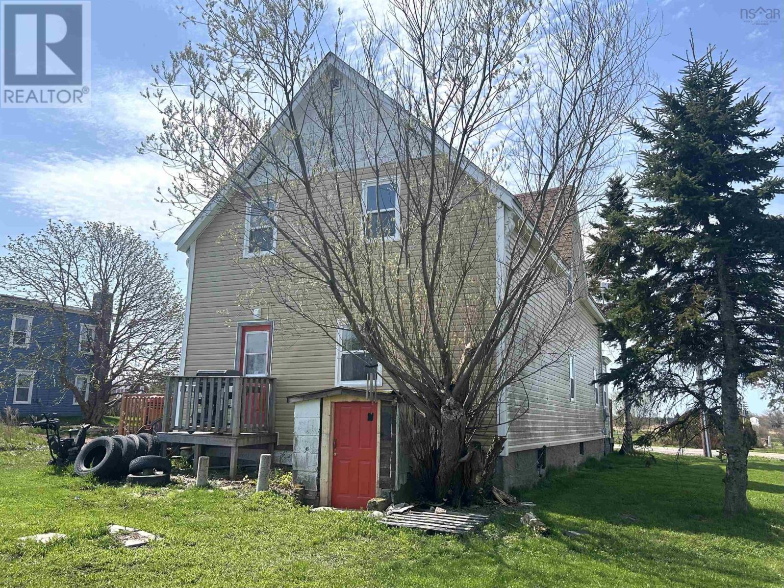 139 Main Street Property Photo 4