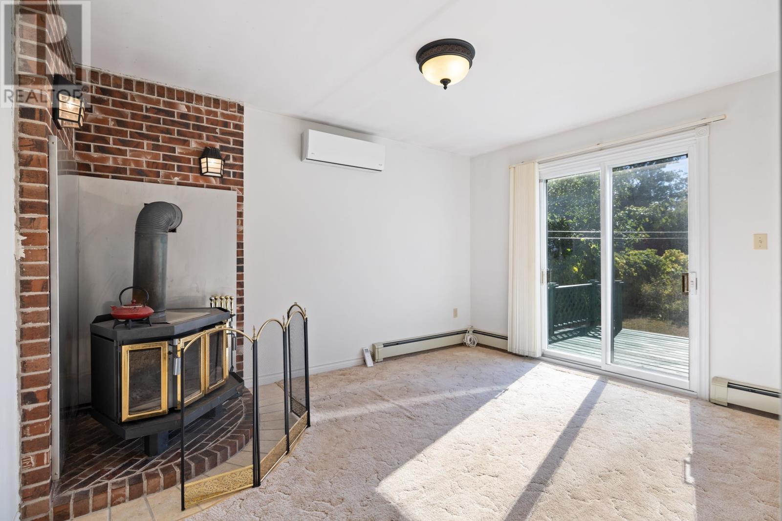 633 Queen Street Property Photo 16