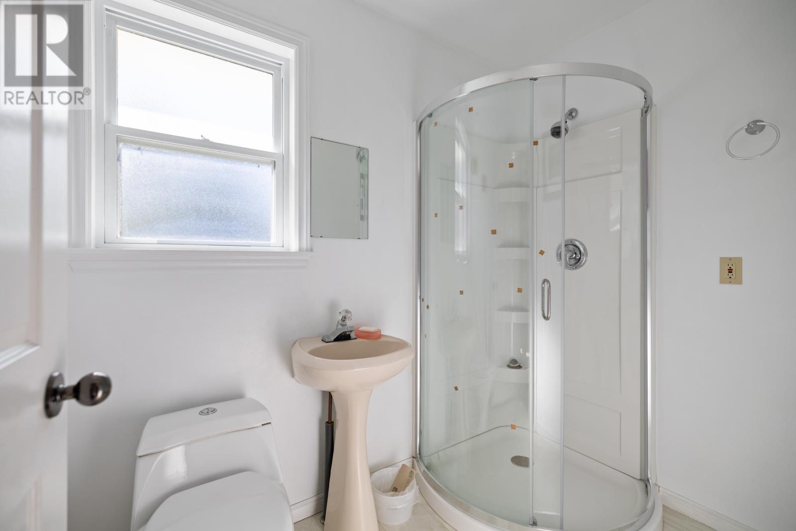 633 Queen Street Property Photo 19