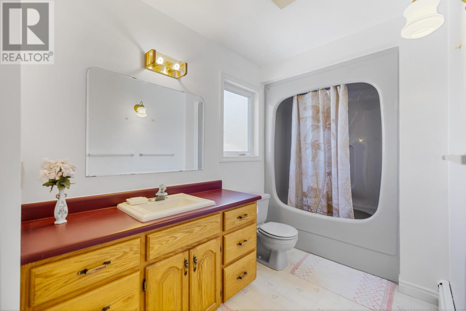 633 Queen Street Property Photo 28