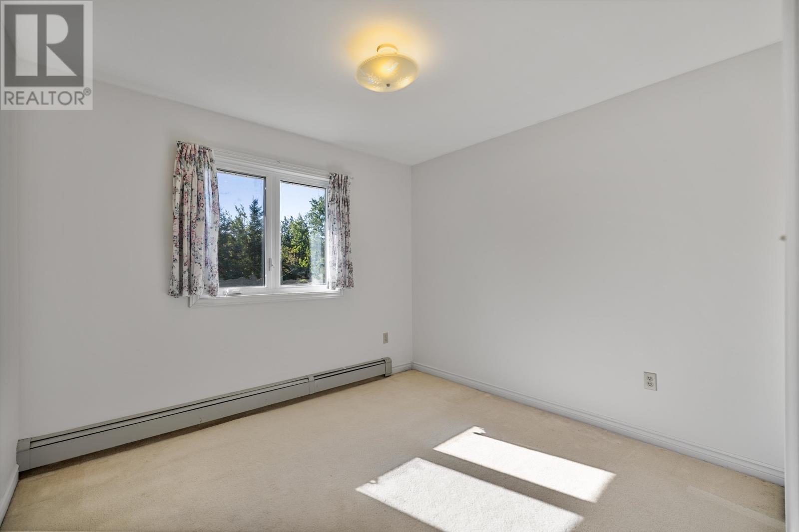 633 Queen Street Property Photo 31