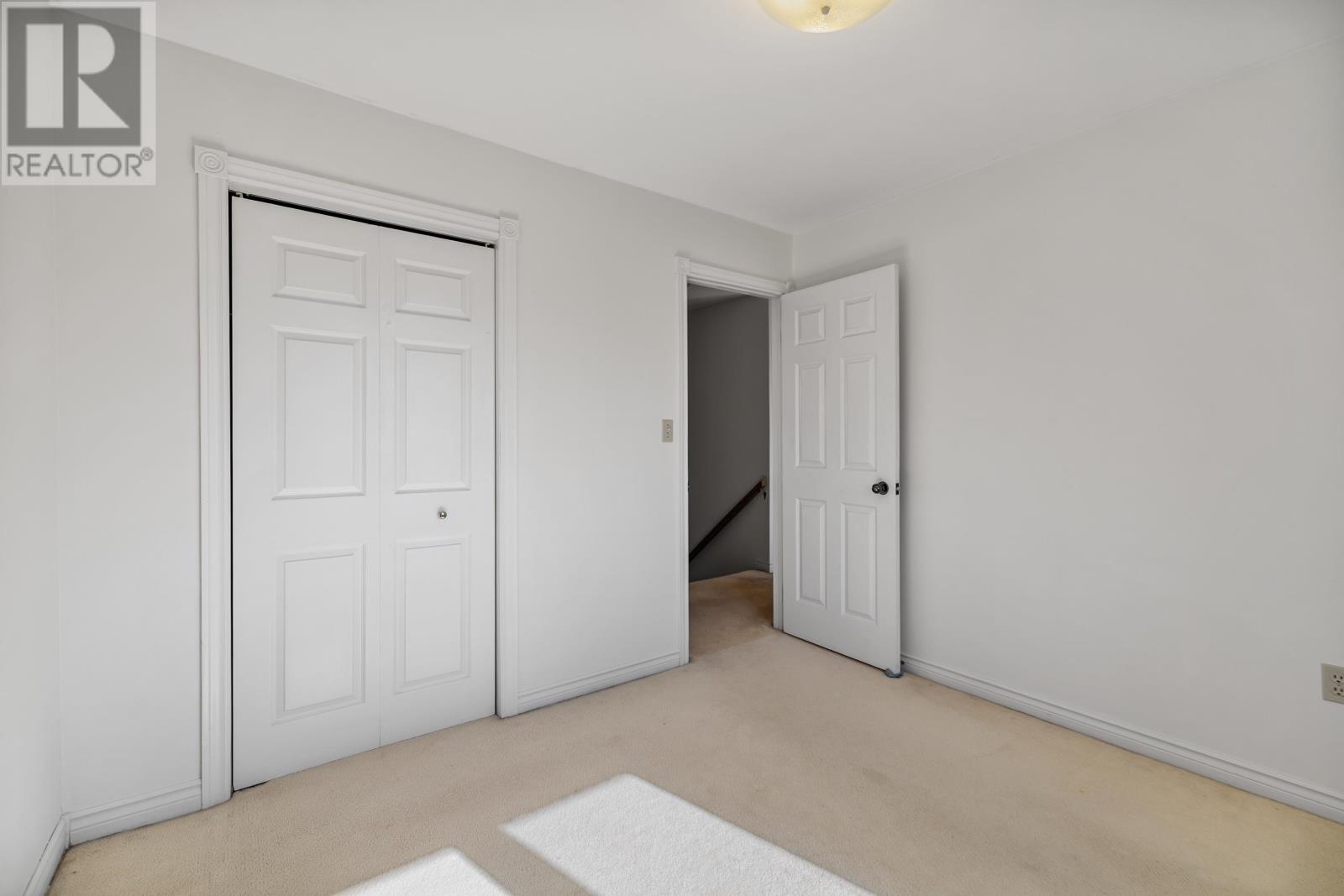 633 Queen Street Property Photo 32