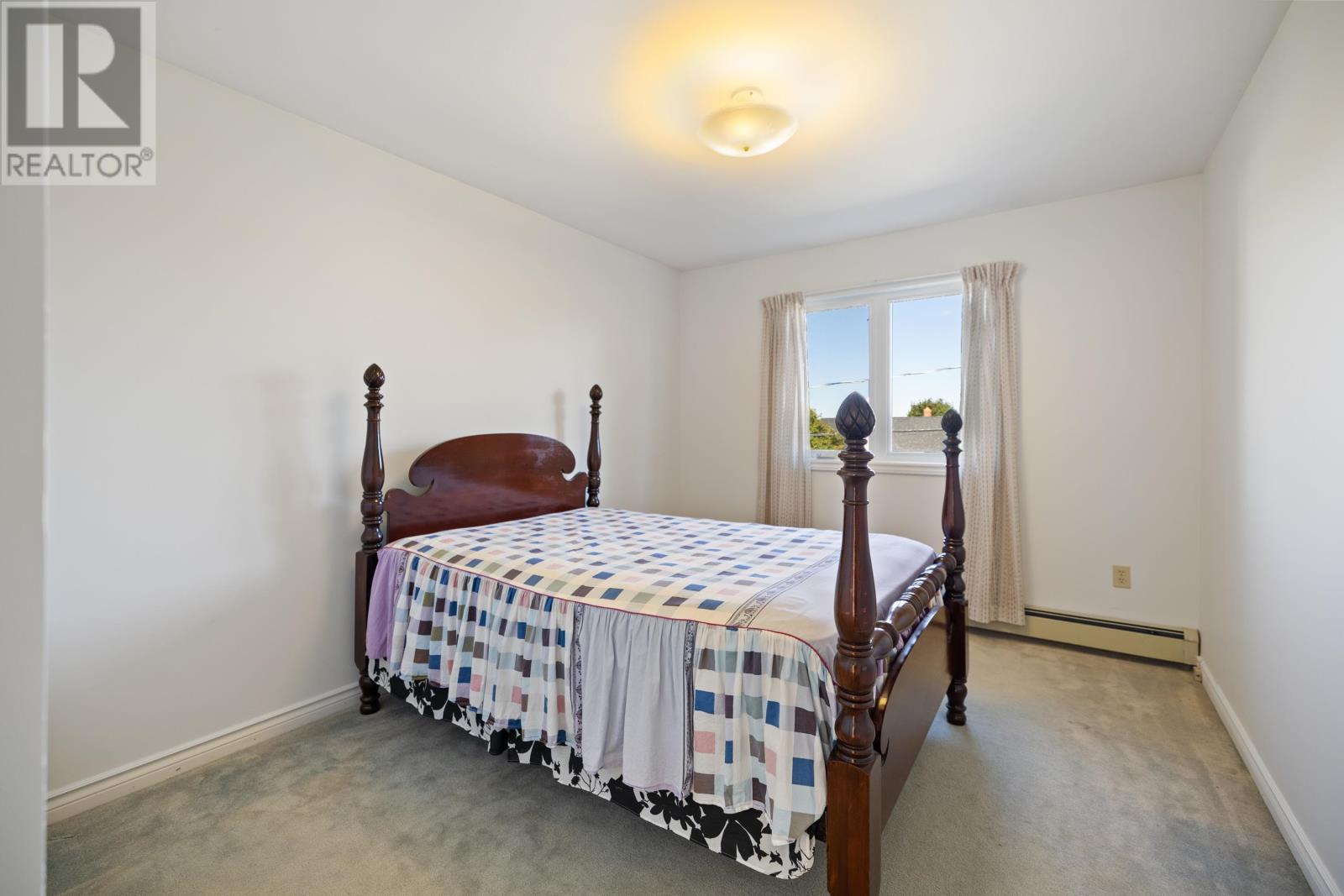 633 Queen Street Property Photo 33