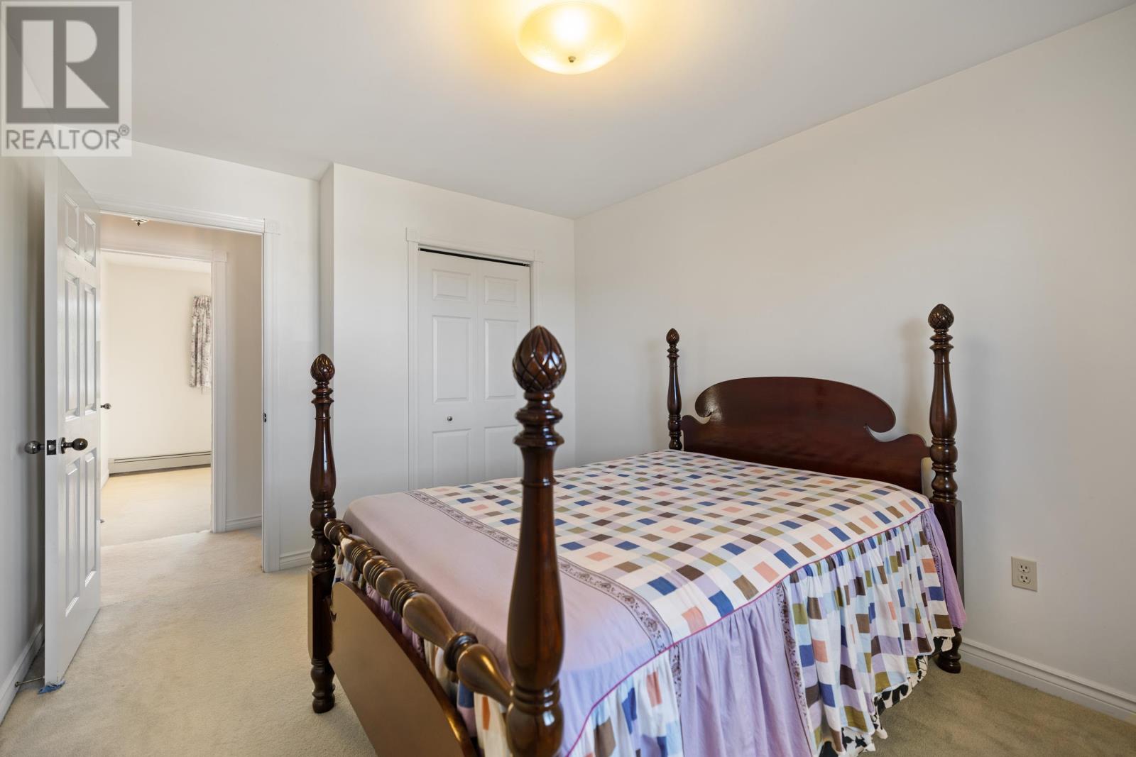633 Queen Street Property Photo 34