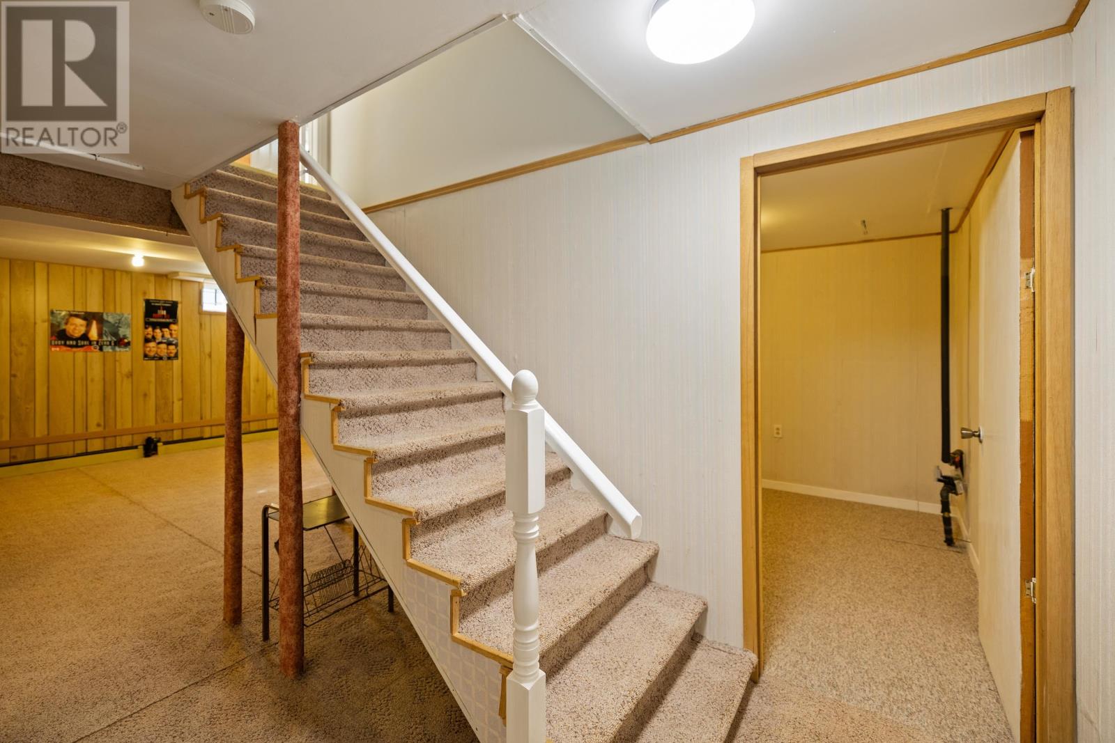 633 Queen Street Property Photo 35