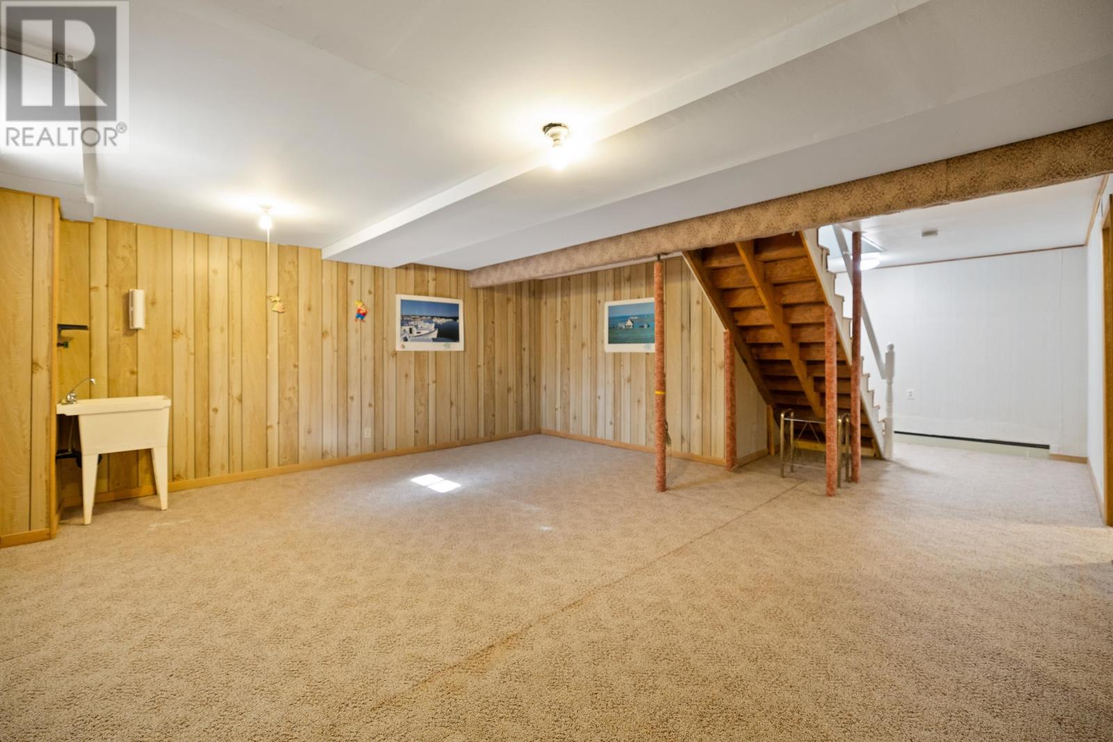 633 Queen Street Property Photo 38