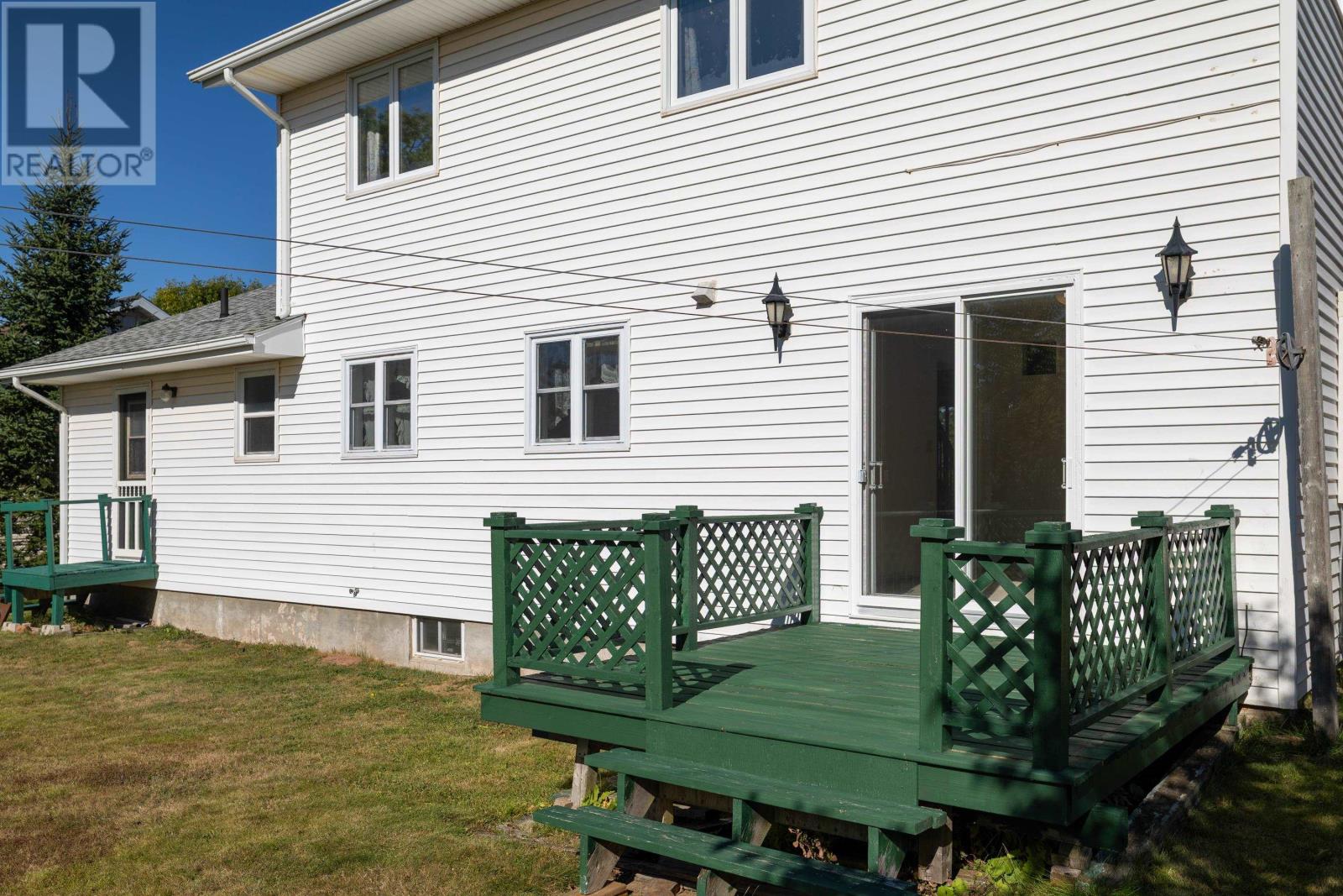 633 Queen Street Property Photo 41