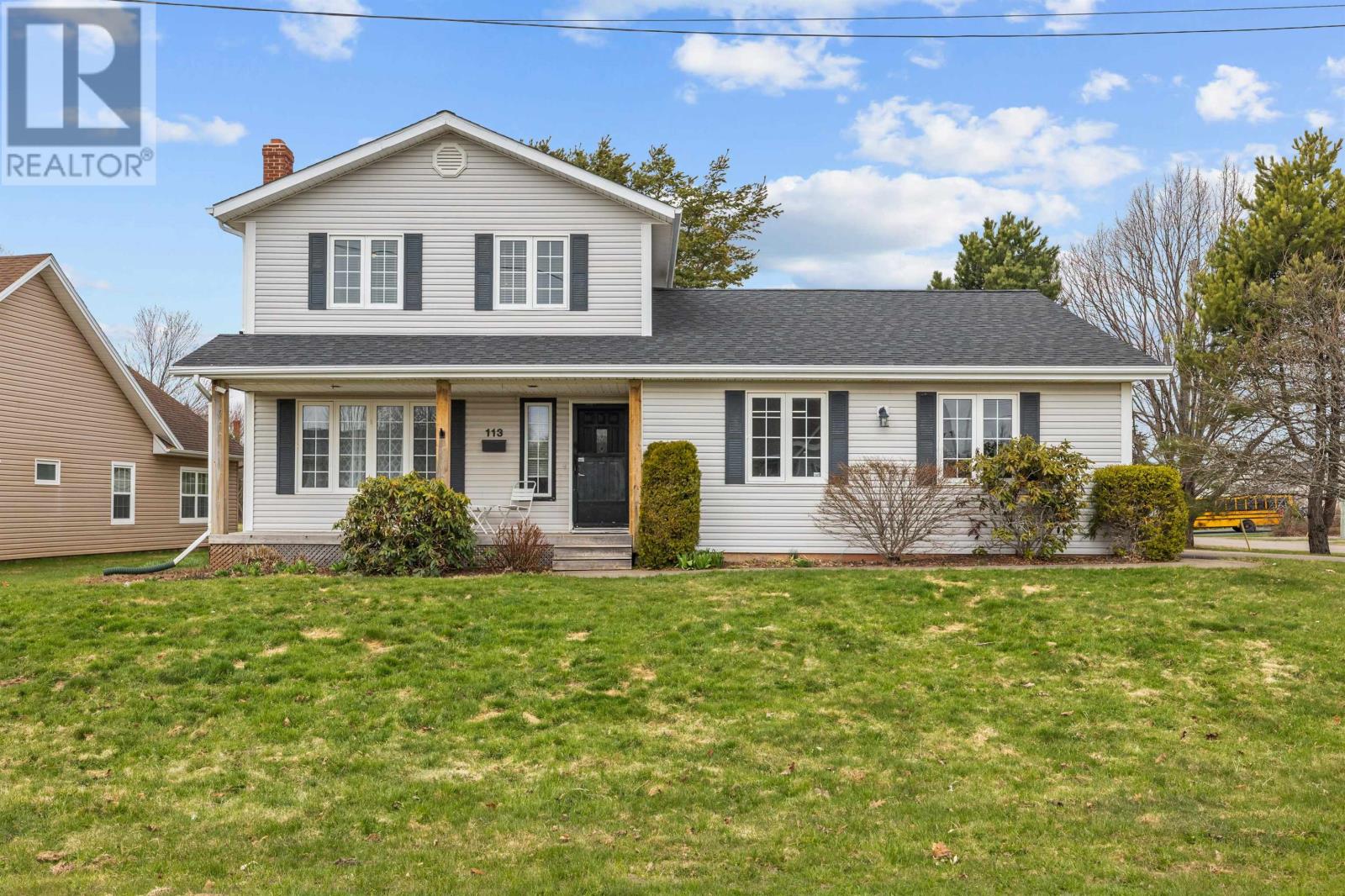 113 Greensview Drive Property Photo 1