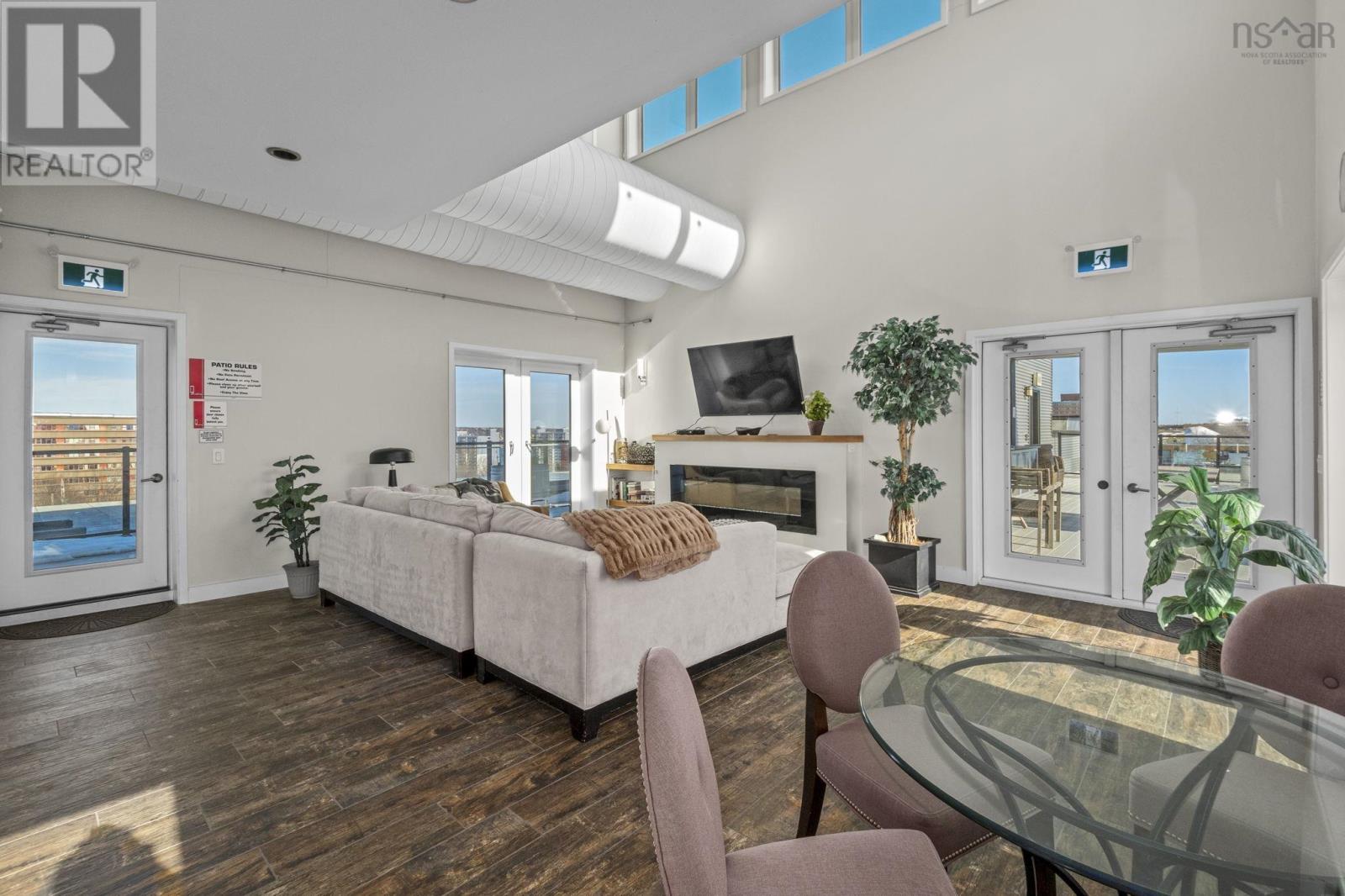 222 5662 Roberts Street Property Photo 21