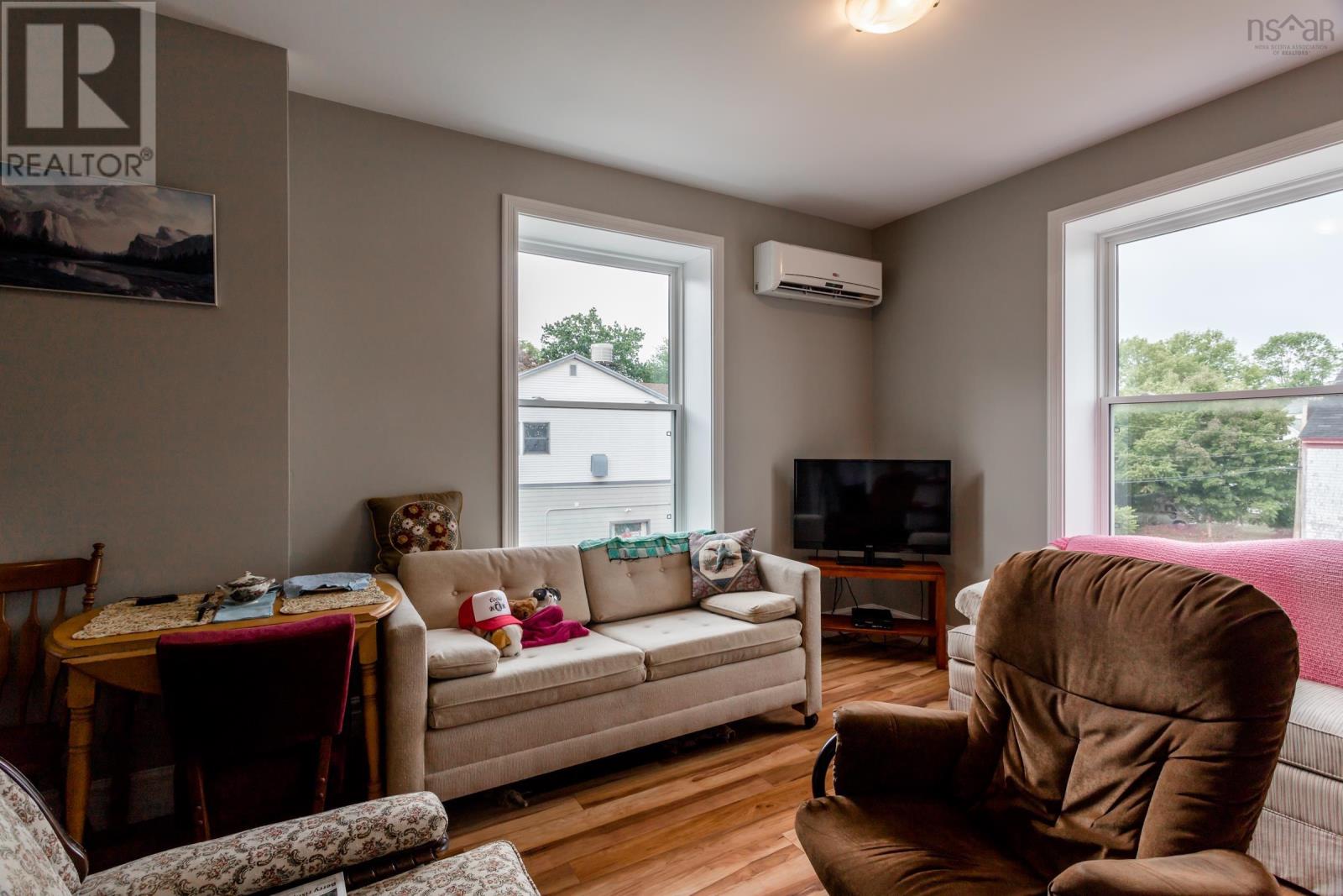 21 Queen Street Property Photo 17