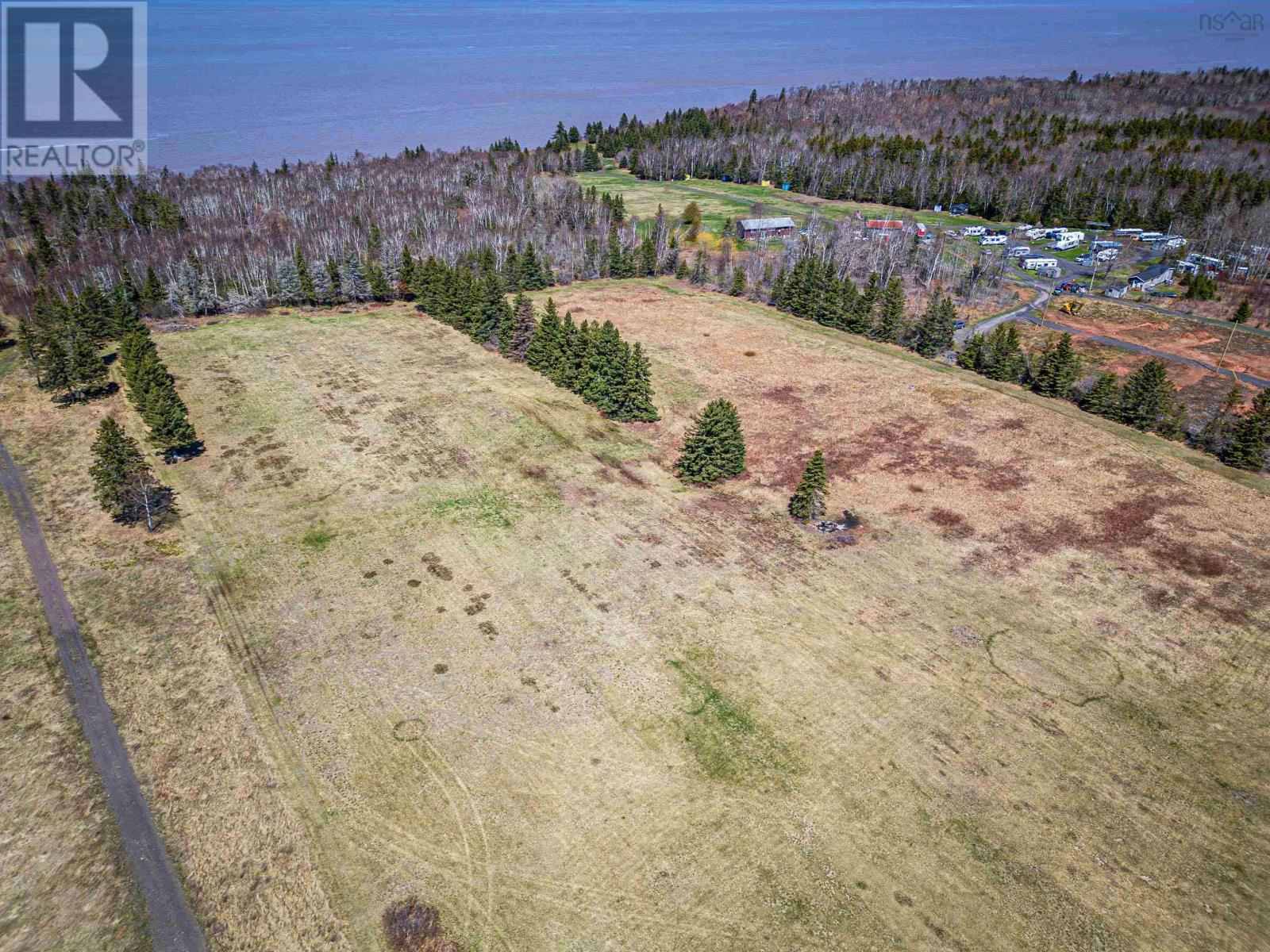 Lot B-1 Highway 215 Photo de la propriété 1